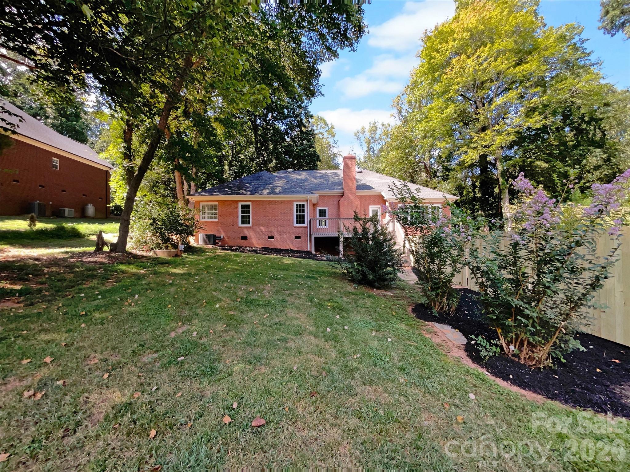 Single Family Residence at 8117 Shannon Woods Lane, Matthews, photo 26 of 26