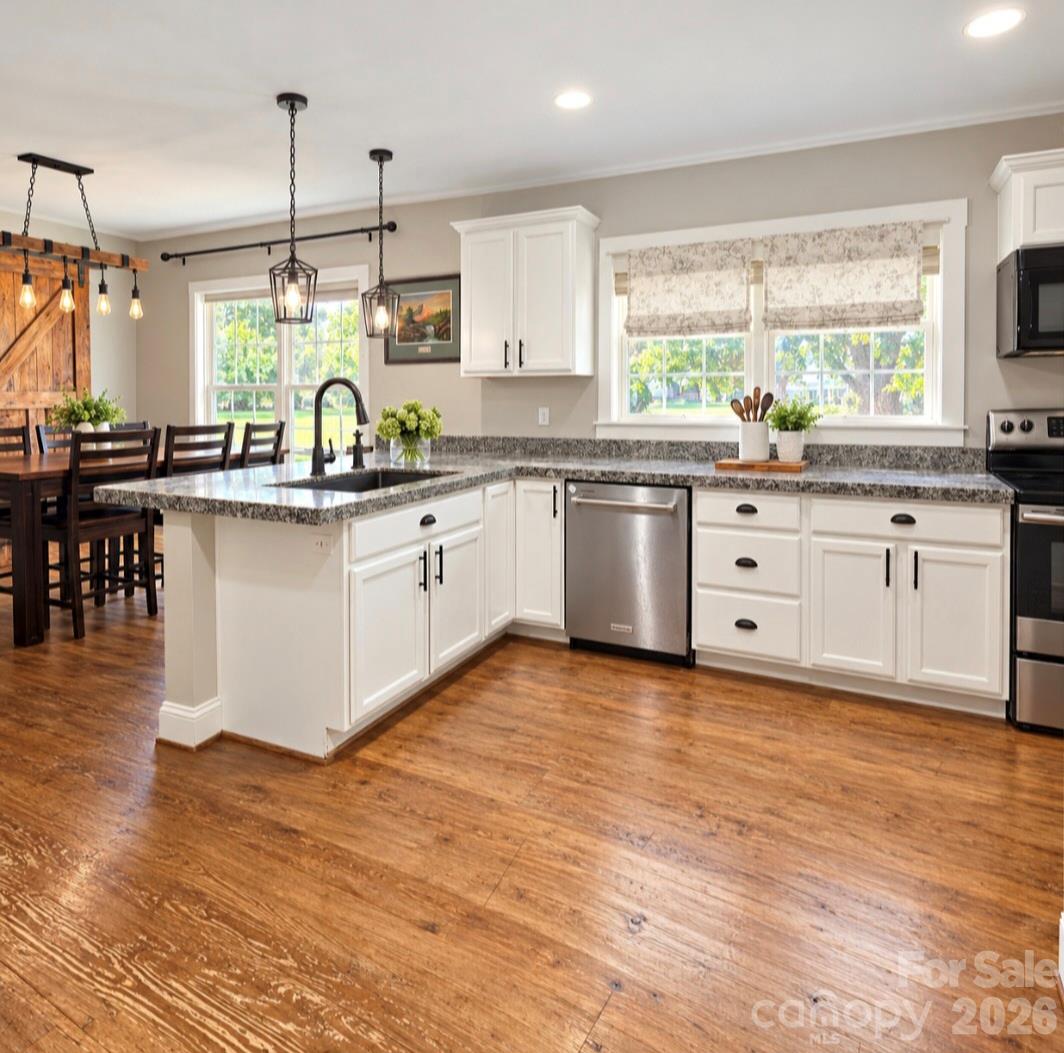 Kitchen - 555 Palmer Road, Rockwell