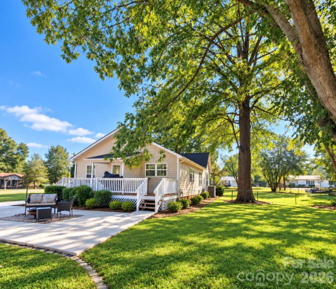 Rear view - 555 Palmer Road, Rockwell