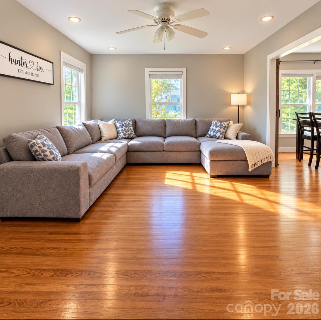 Great room - 555 Palmer Road, Rockwell