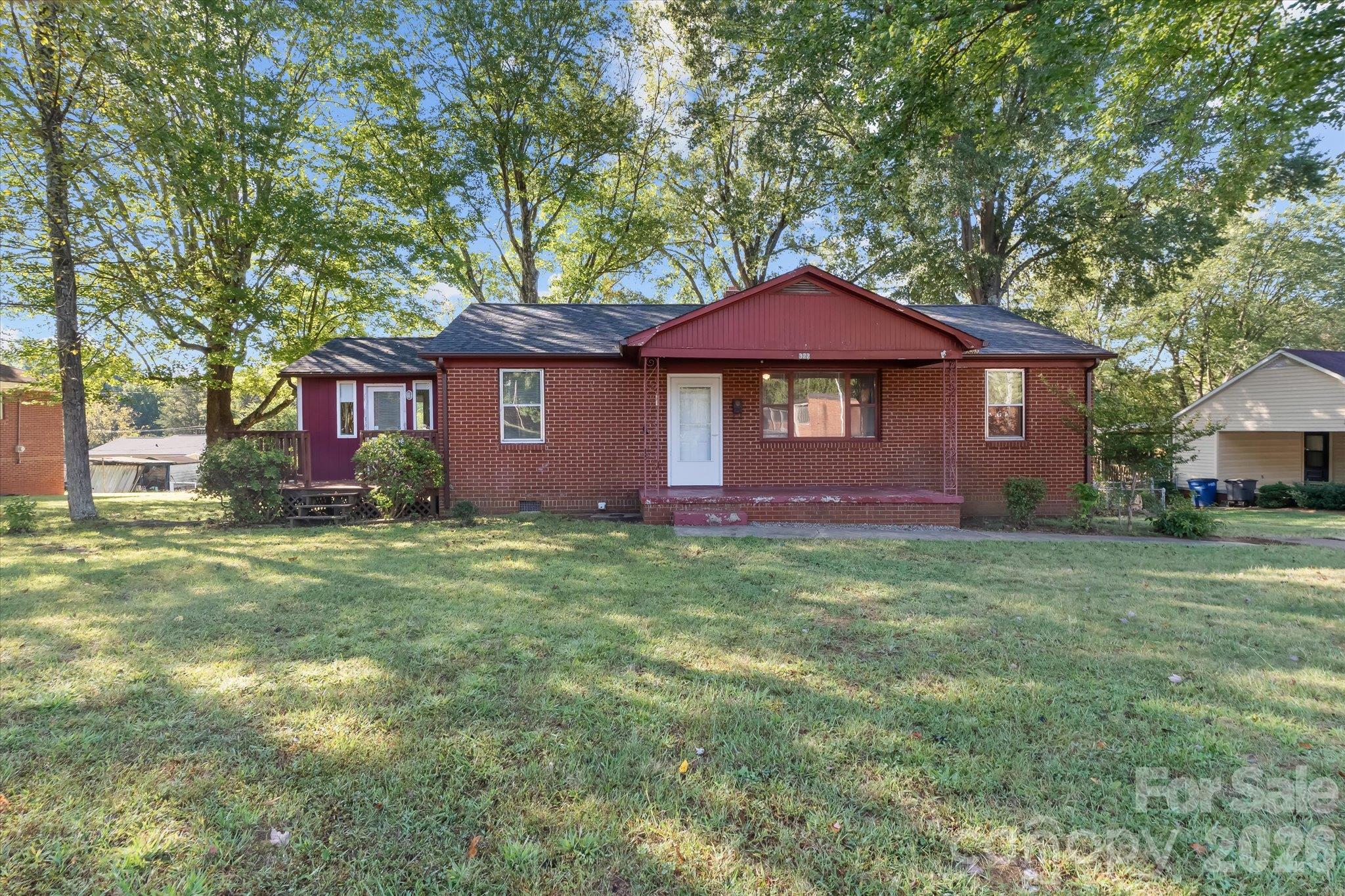 Single Family Residence at 322 Hartness Road, Statesville, photo 3 of 31