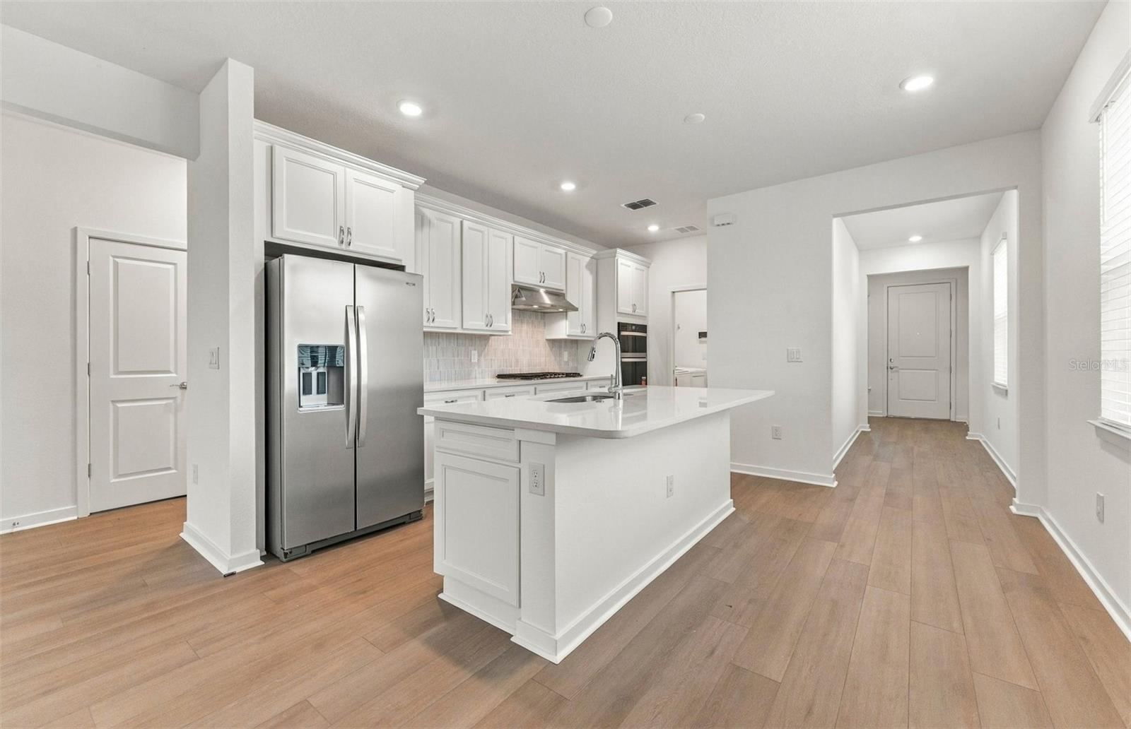 Stylish Built-in Kitchen - 15029 SUNBEAM ST, PARRISH
