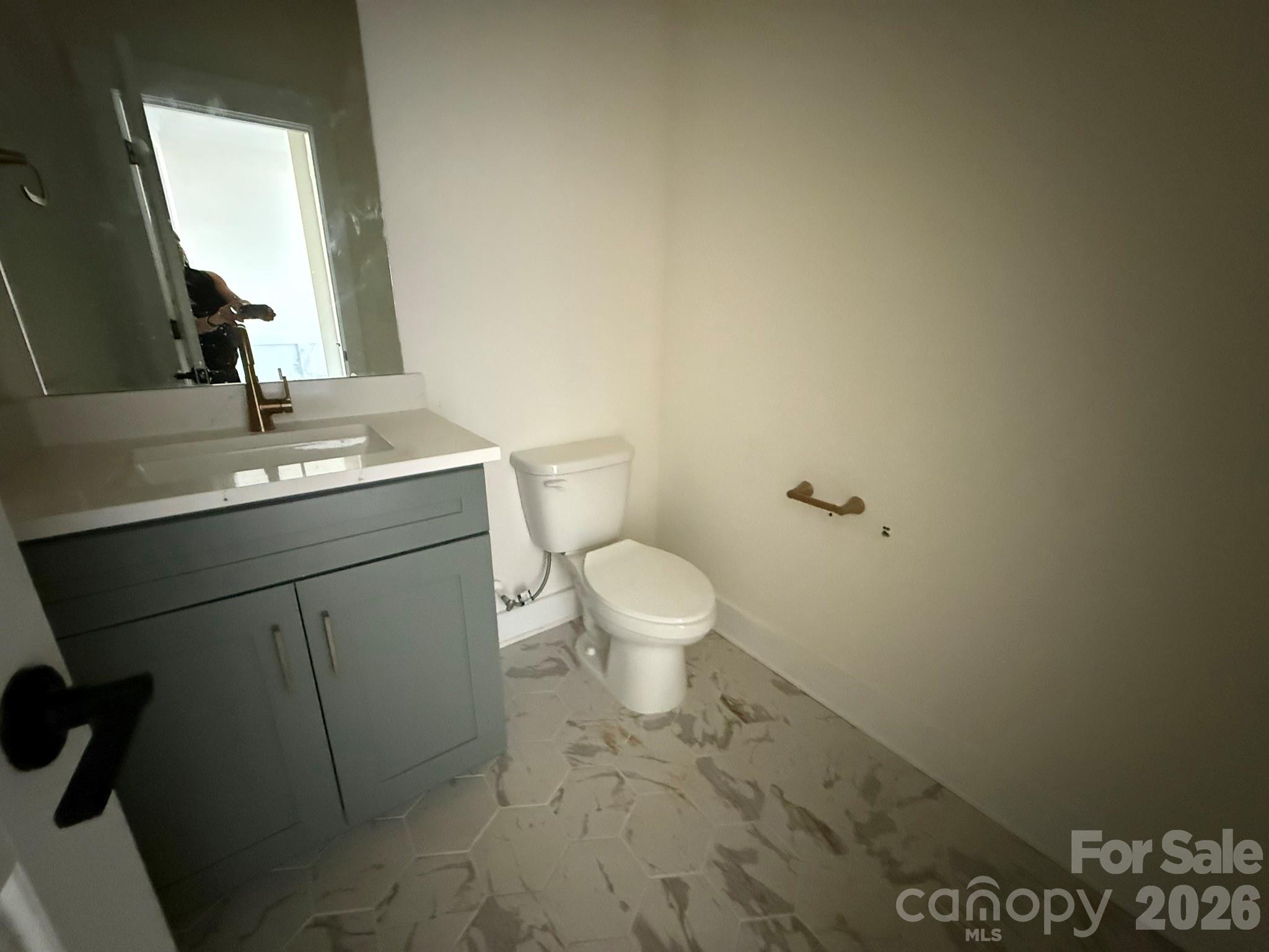 Powder Bath - 2215 Caravan Lane, Stanley