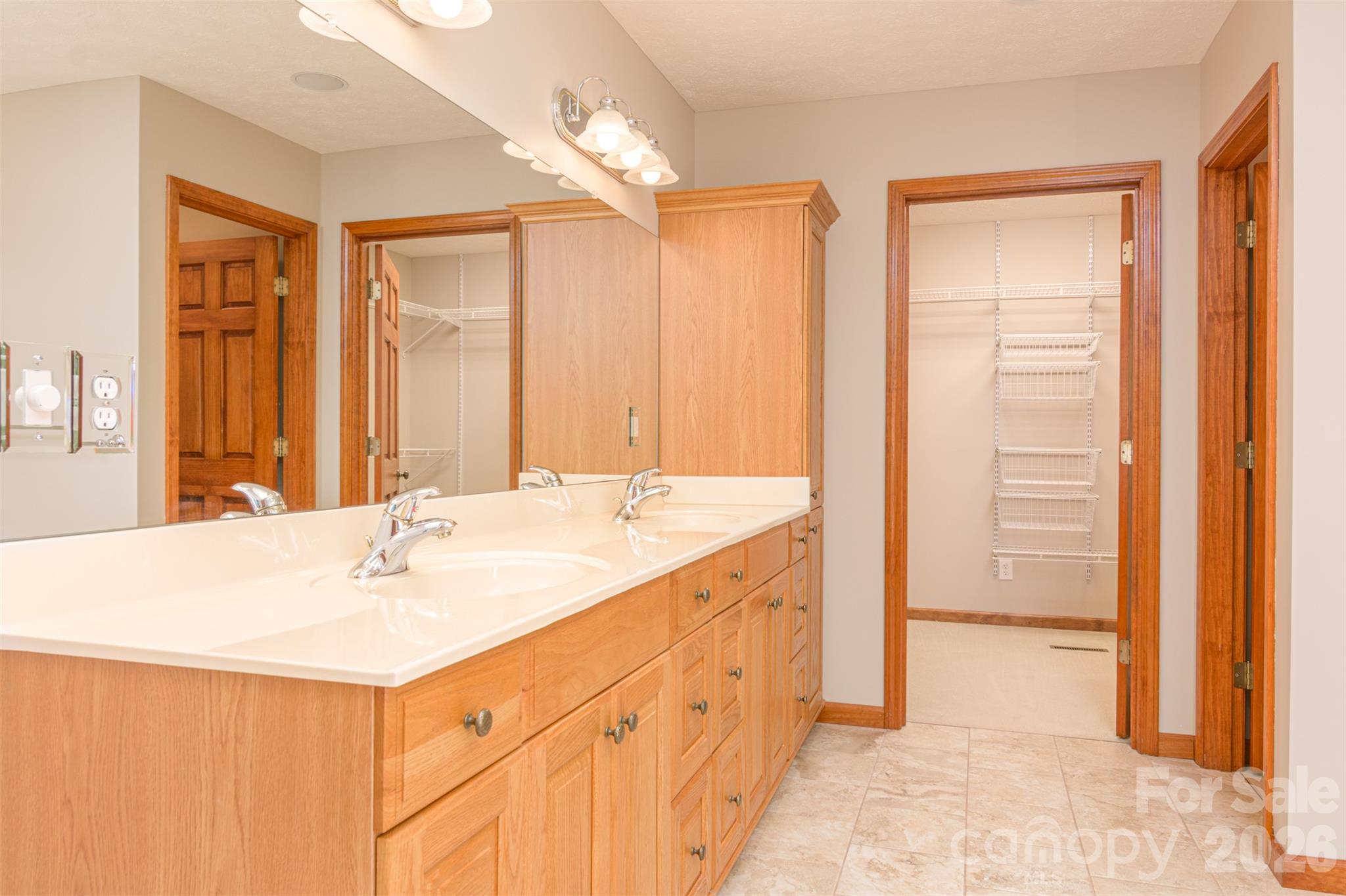 Primary Bath - 299 Carriage Summitt Way, Hendersonville