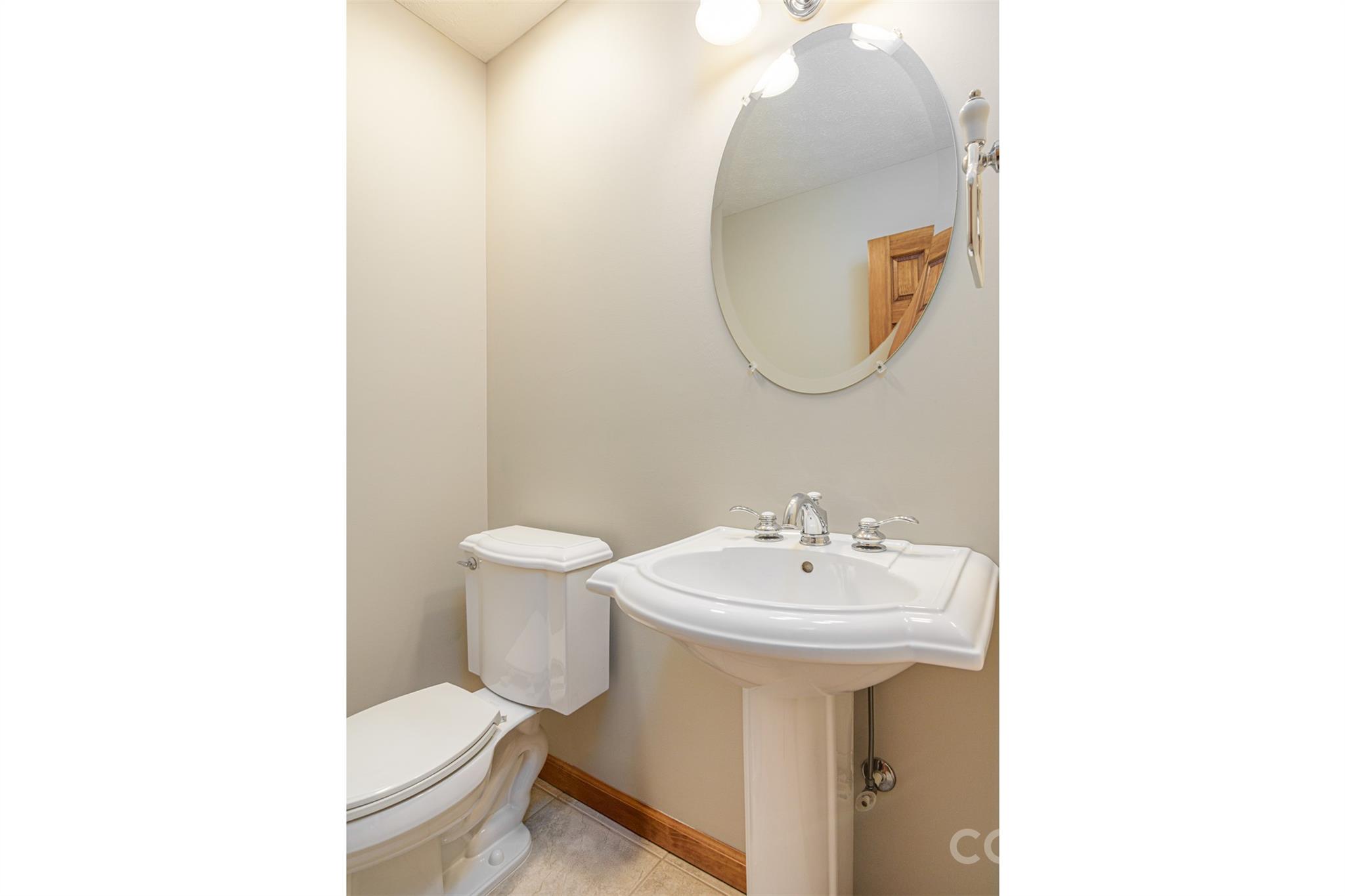Upper 1/2 Bath - 299 Carriage Summitt Way, Hendersonville