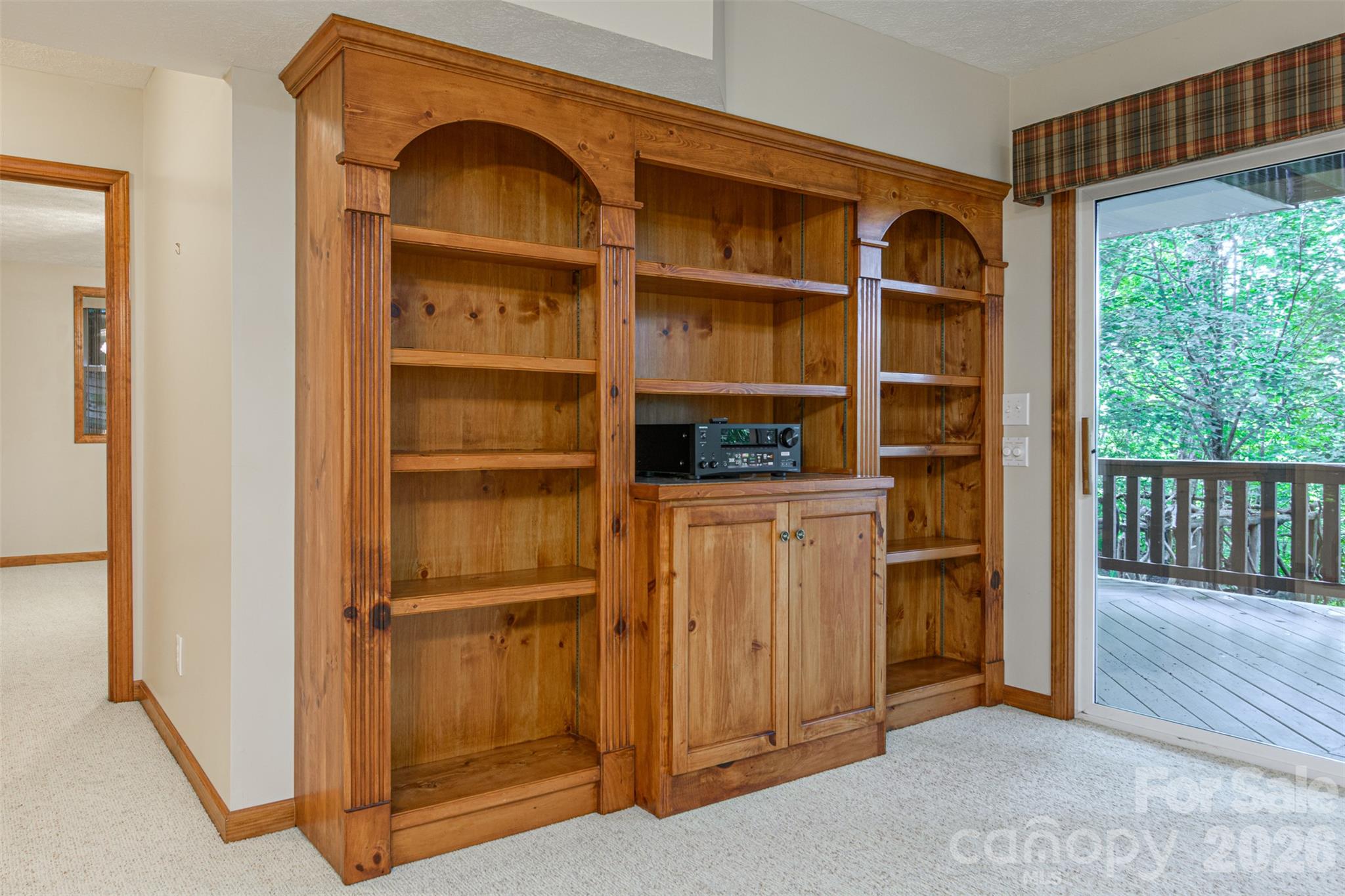 Single Family Residence at 299 Carriage Summitt Way, Hendersonville, photo 24 of 48