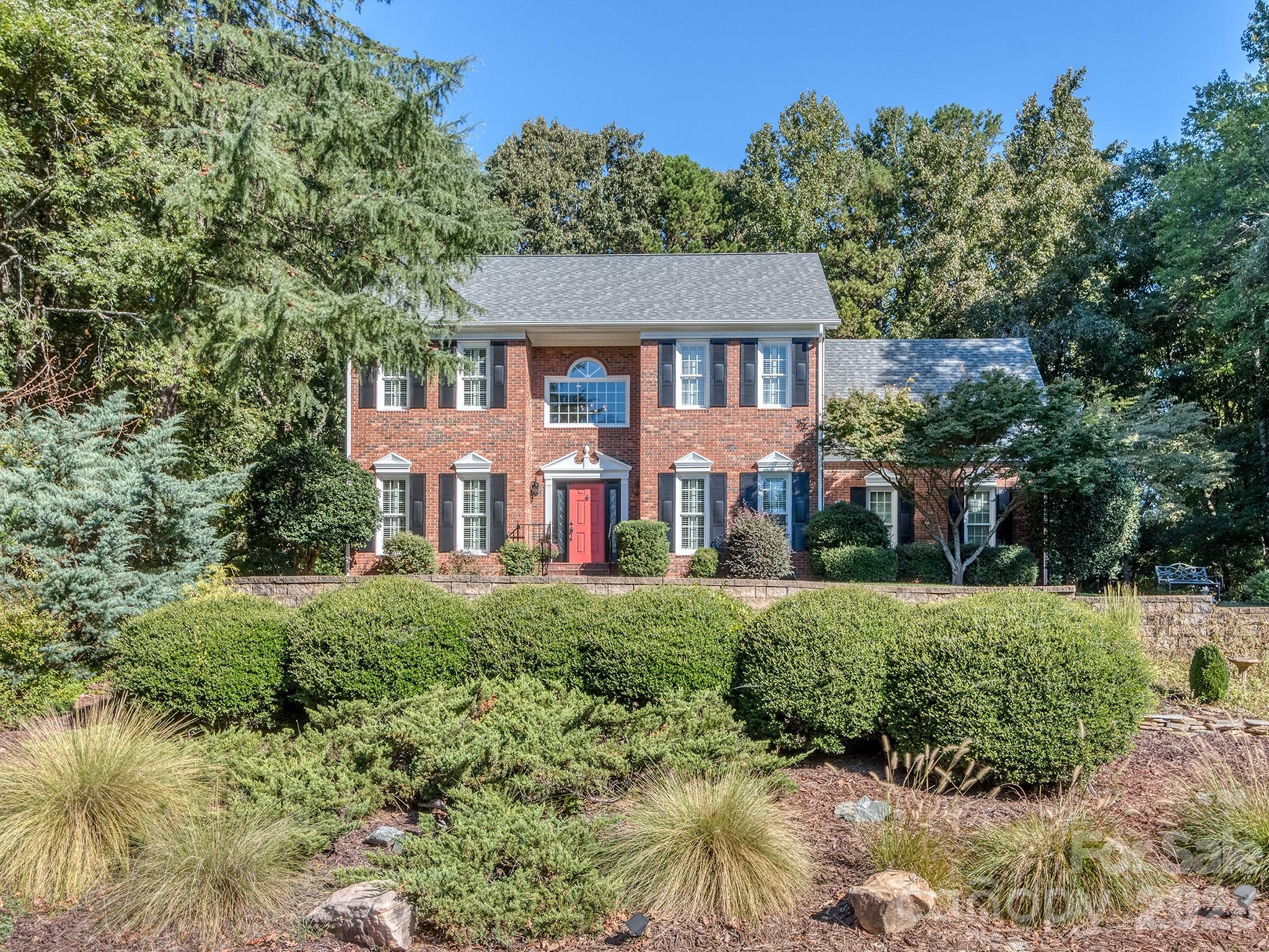 Single Family Residence at 5410 Flowering Dogwood Lane, Charlotte, photo 2 of 33