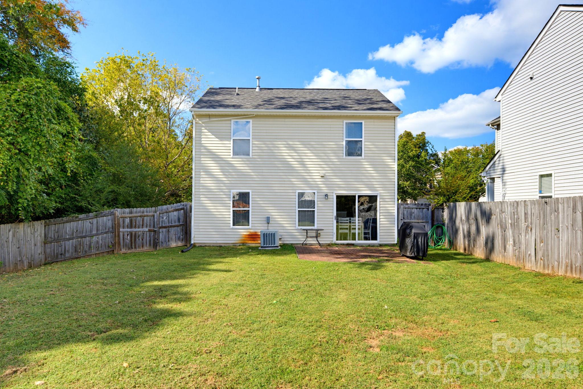 Single Family Residence at 2727 North Valley Court, Charlotte, photo 6 of 38