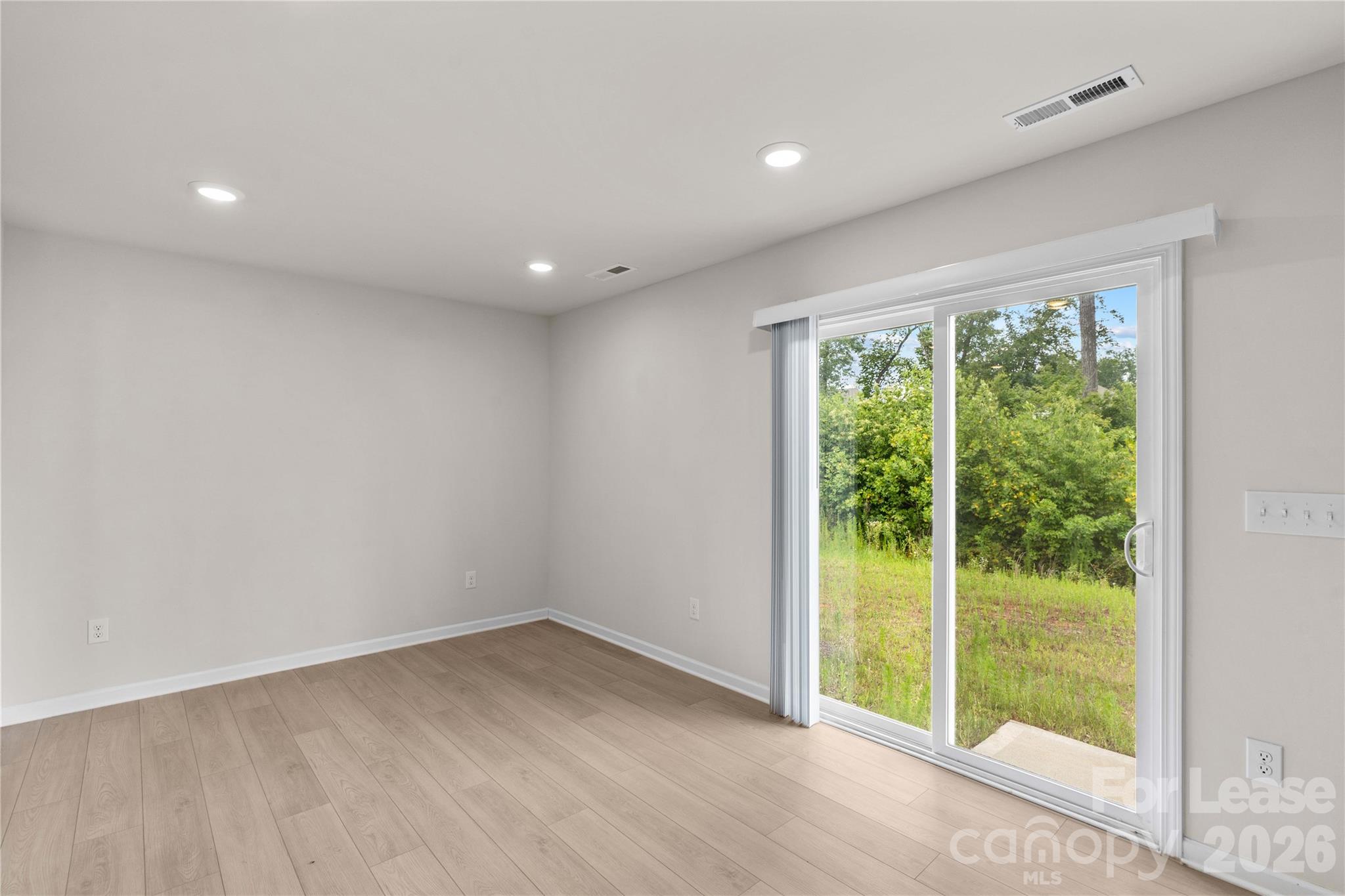 Single Family Residence at 167 Hazelnut Way, Statesville, photo 9 of 26