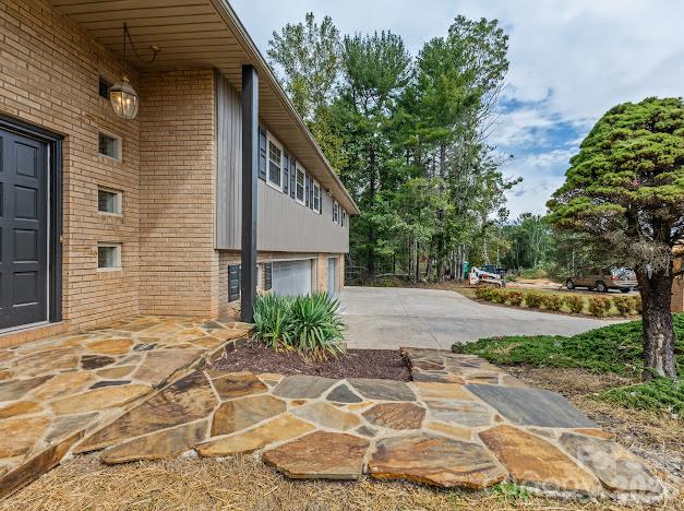 Single Family Residence at 1824 Chrosaro Place, Lenoir, photo 3 of 48