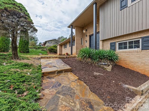 Single Family Residence at 1824 Chrosaro Place, Lenoir, photo 4 of 48