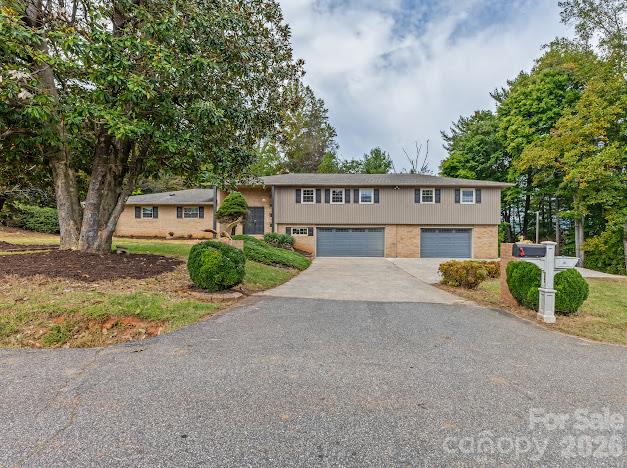 Single Family Residence at 1824 Chrosaro Place, Lenoir, photo 5 of 48