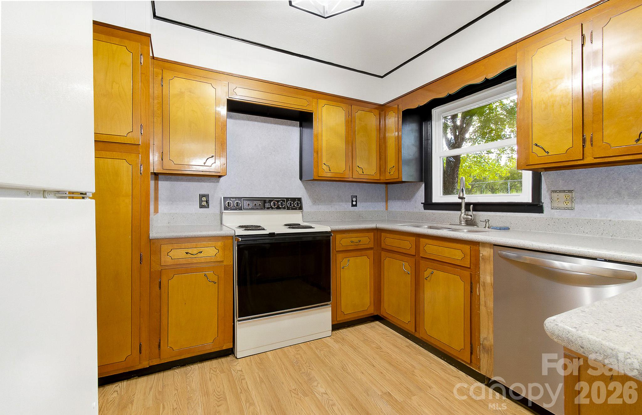 Single Family Residence at 1371 Jackson Loop Road, Flat Rock, photo 8 of 46