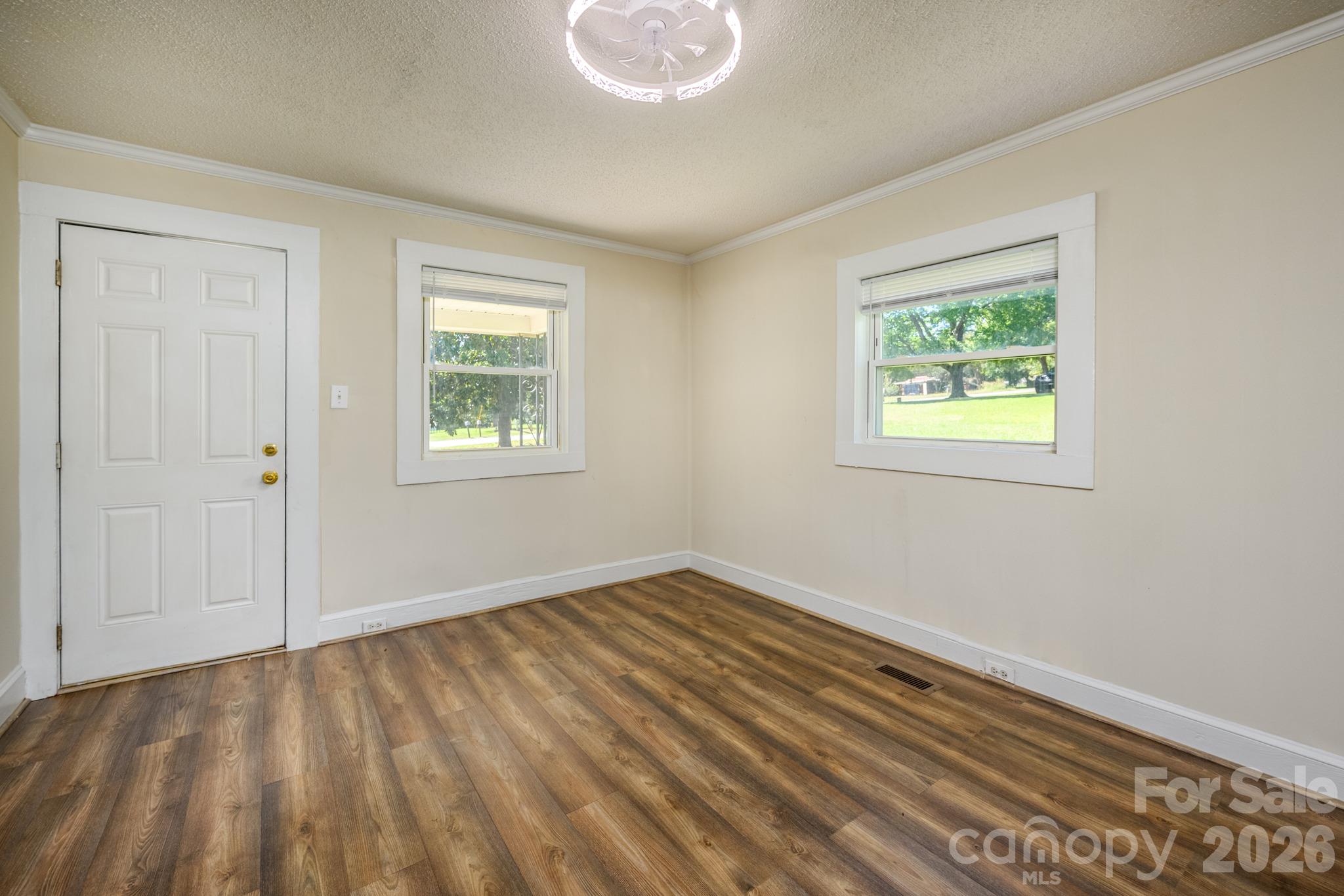 Single Family Residence at 135 Vinson Road, Statesville, photo 6 of 32