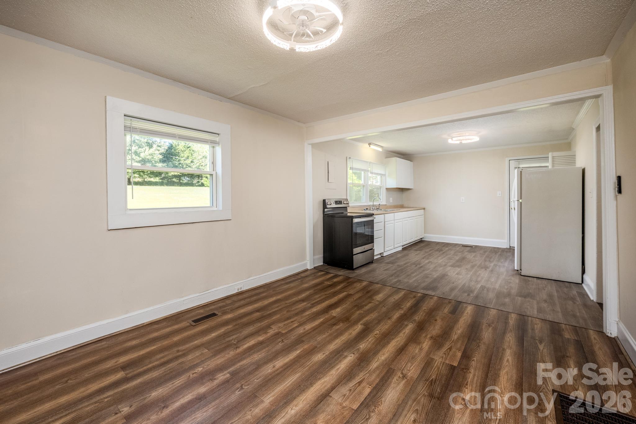 Single Family Residence at 135 Vinson Road, Statesville, photo 7 of 32