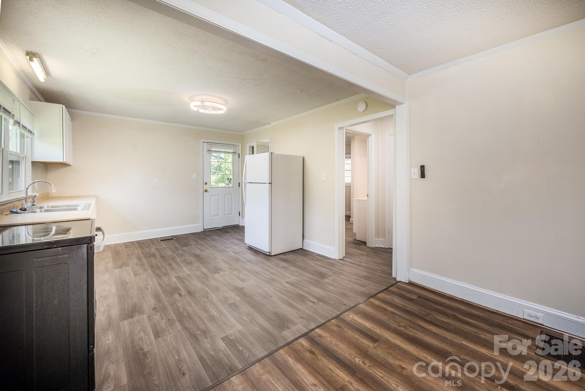 Single Family Residence at 135 Vinson Road, Statesville, photo 12 of 32