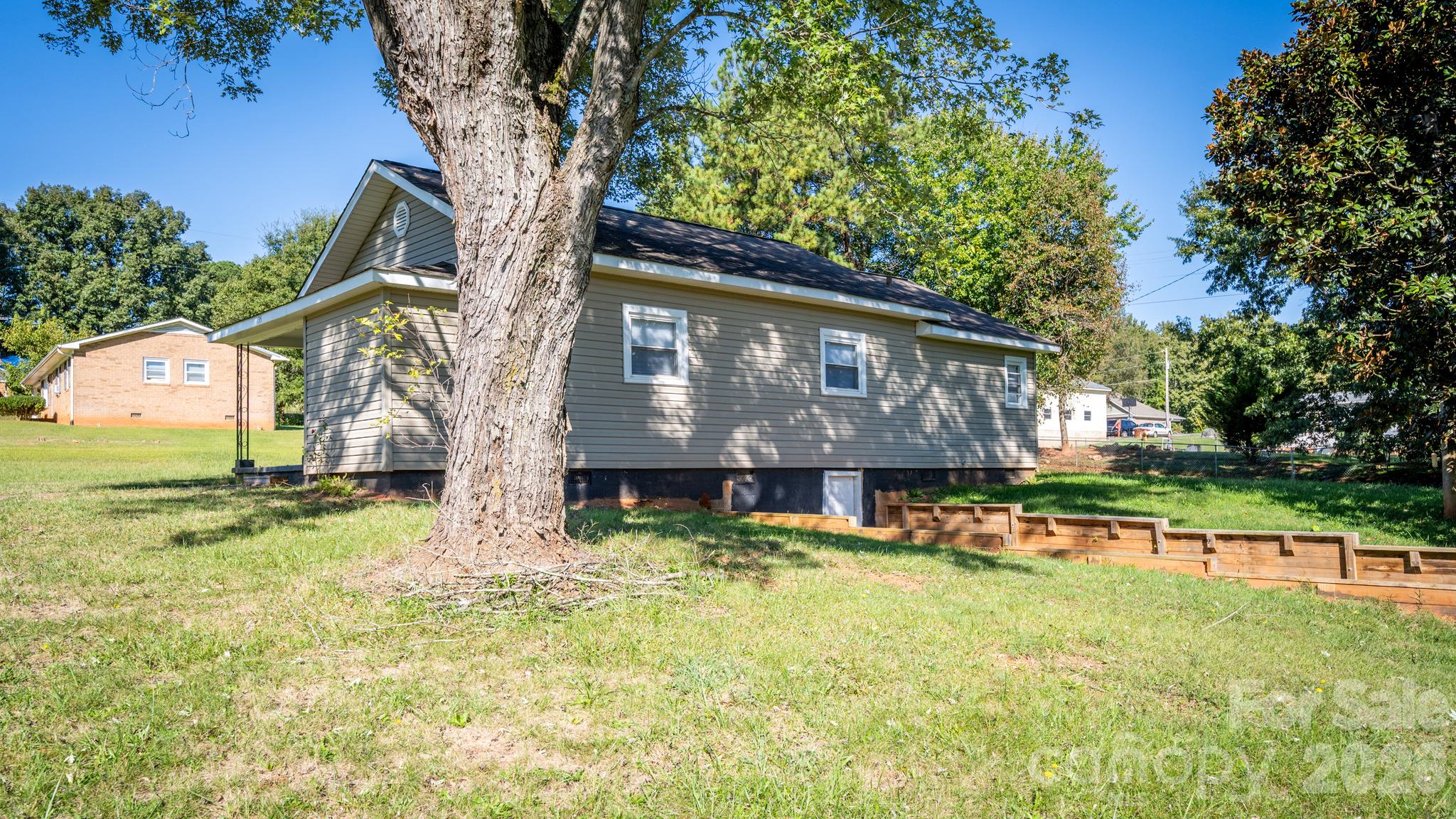 Single Family Residence at 135 Vinson Road, Statesville, photo 20 of 32