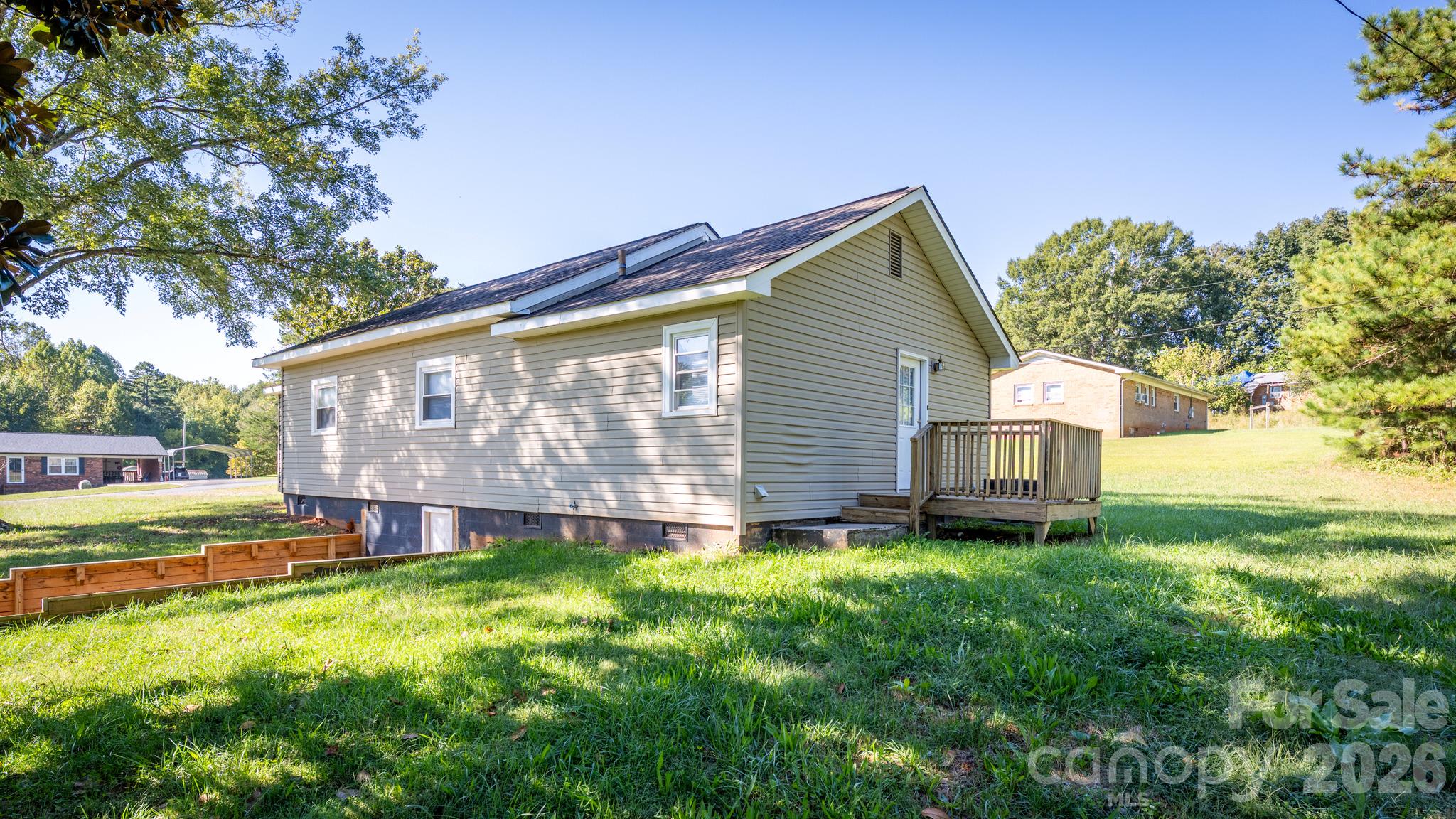 Single Family Residence at 135 Vinson Road, Statesville, photo 21 of 32