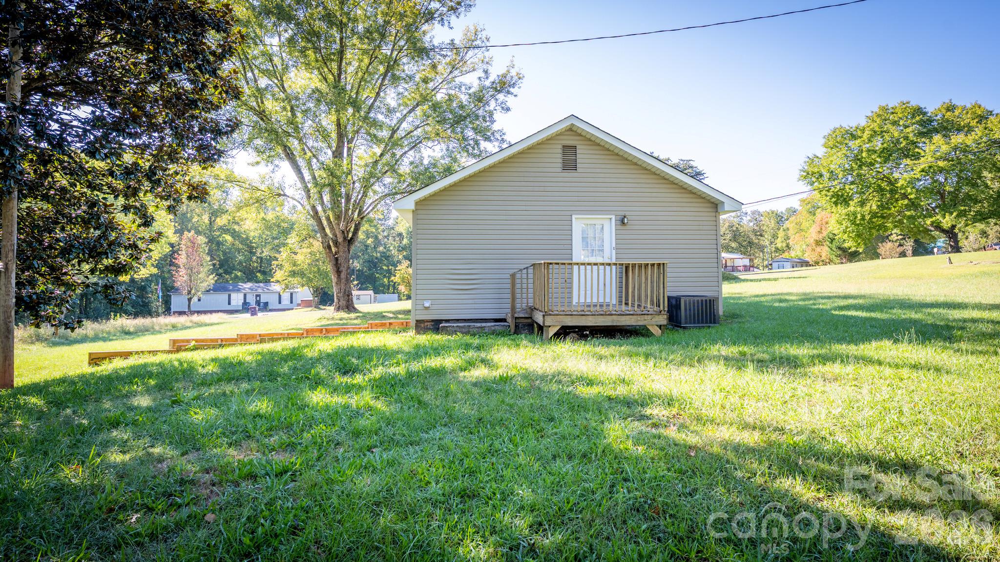 Single Family Residence at 135 Vinson Road, Statesville, photo 22 of 32