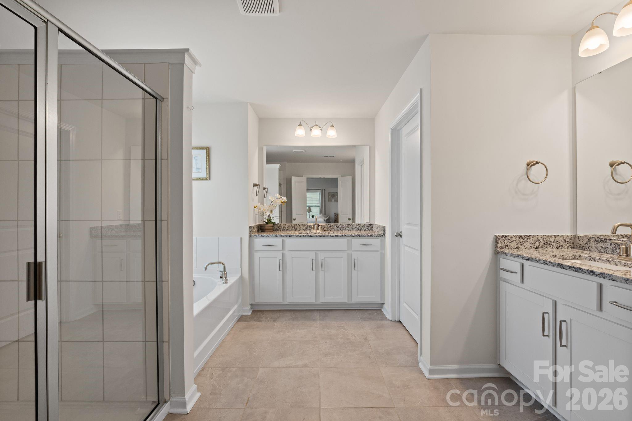Single Family Residence at 30 Silverthorne Court, Hendersonville, photo 34 of 48