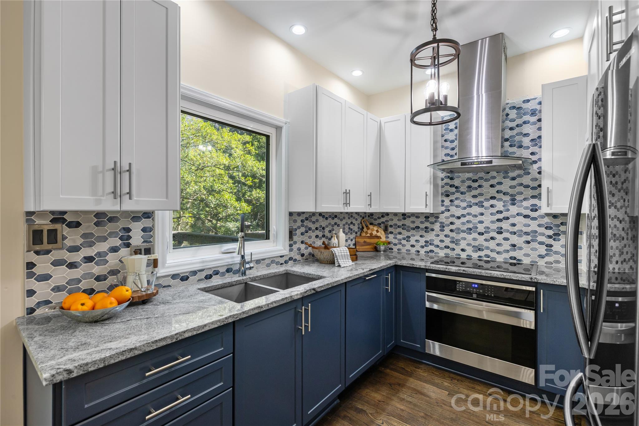 Townhouse at 322 W 10th Street, Charlotte, photo 4 of 21