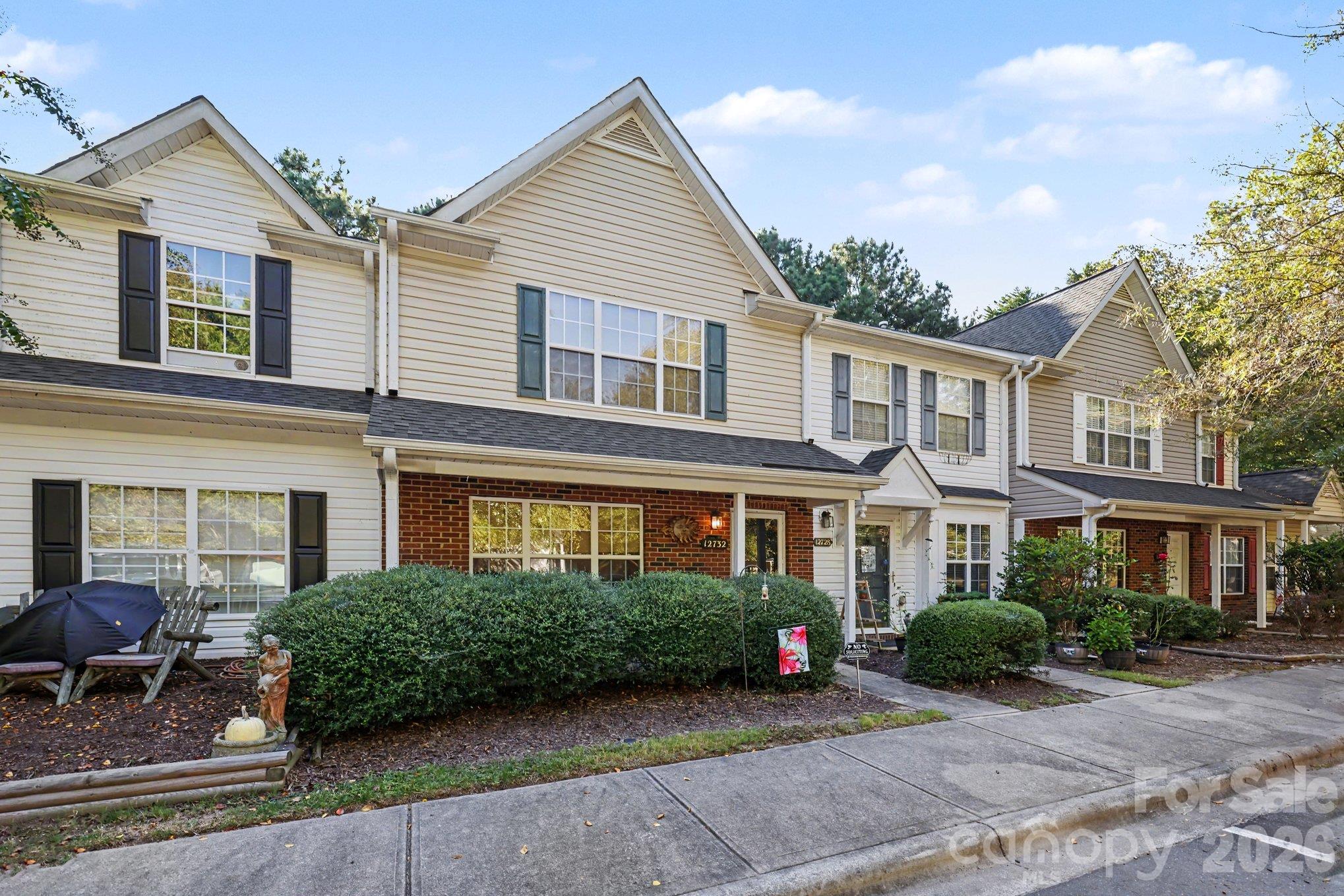 Townhouse at 12732 Hennigan Place Lane, Charlotte, photo 7 of 33
