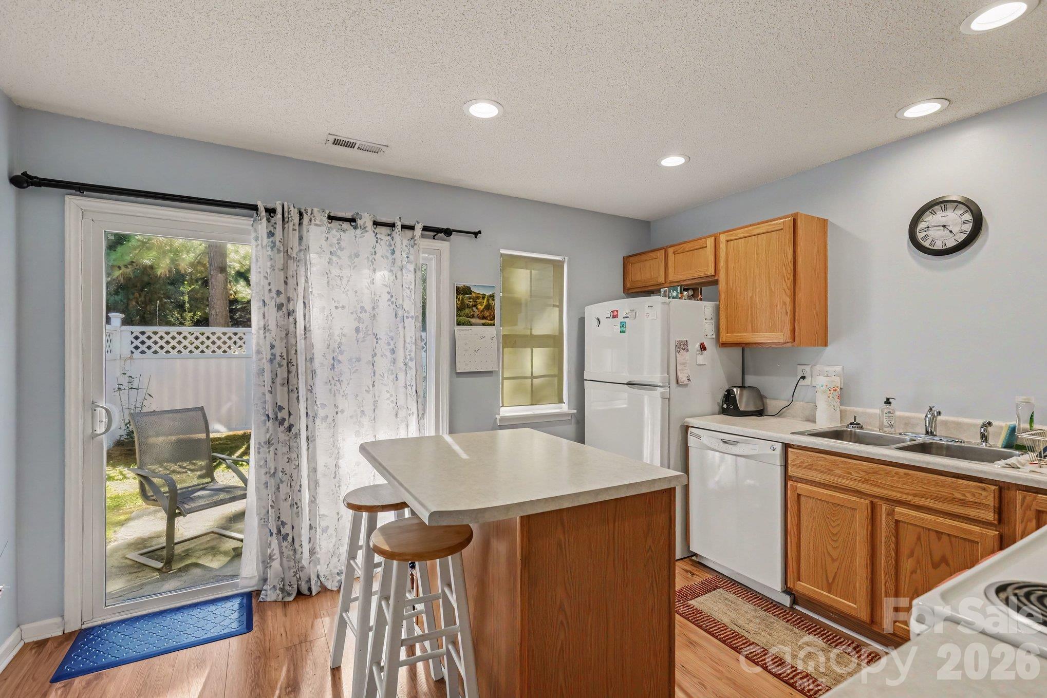 Townhouse at 12732 Hennigan Place Lane, Charlotte, photo 14 of 33
