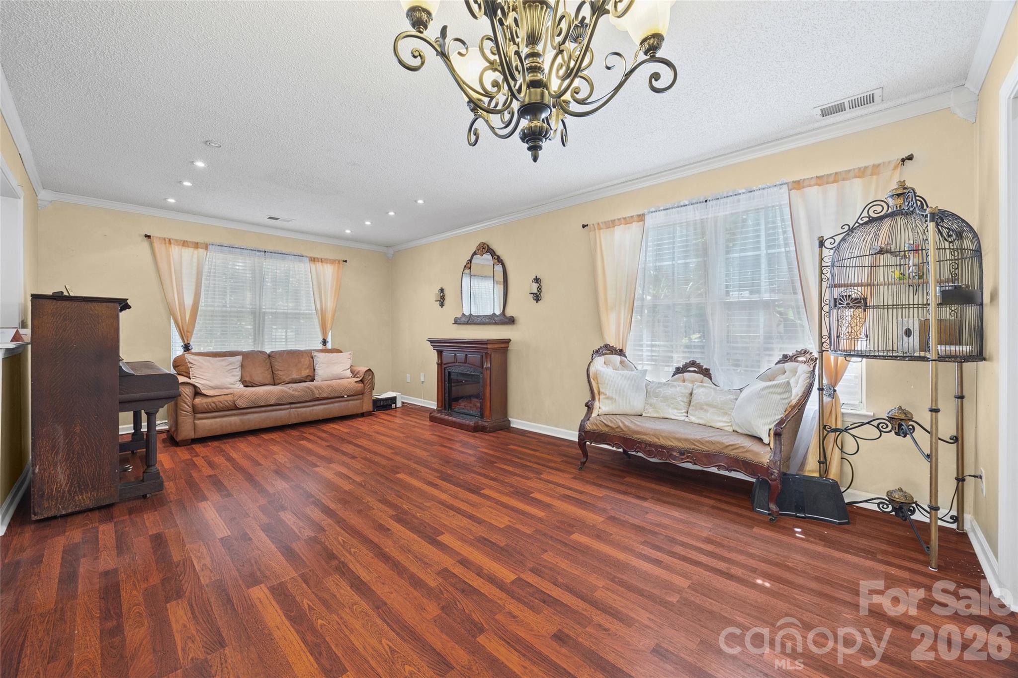 Single Family Residence at 1277 Winding Path Road, Lake Wylie, photo 3 of 16
