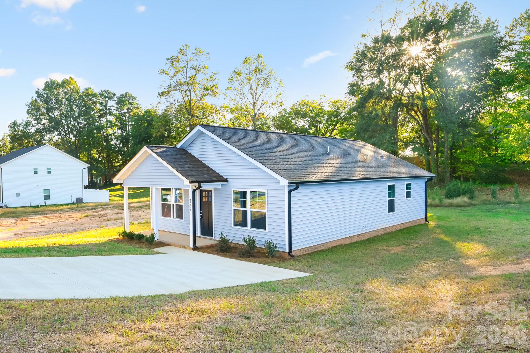 Single Family Residence at 1505 Arden Avenue, Kannapolis, photo 2 of 24
