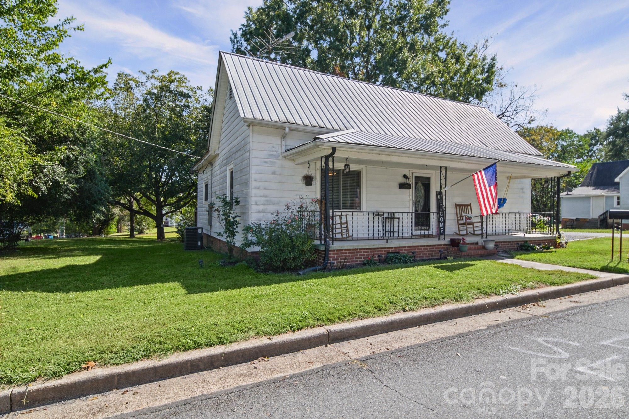 Single Family Residence at 626 Austin Street, Albemarle, photo 2 of 29