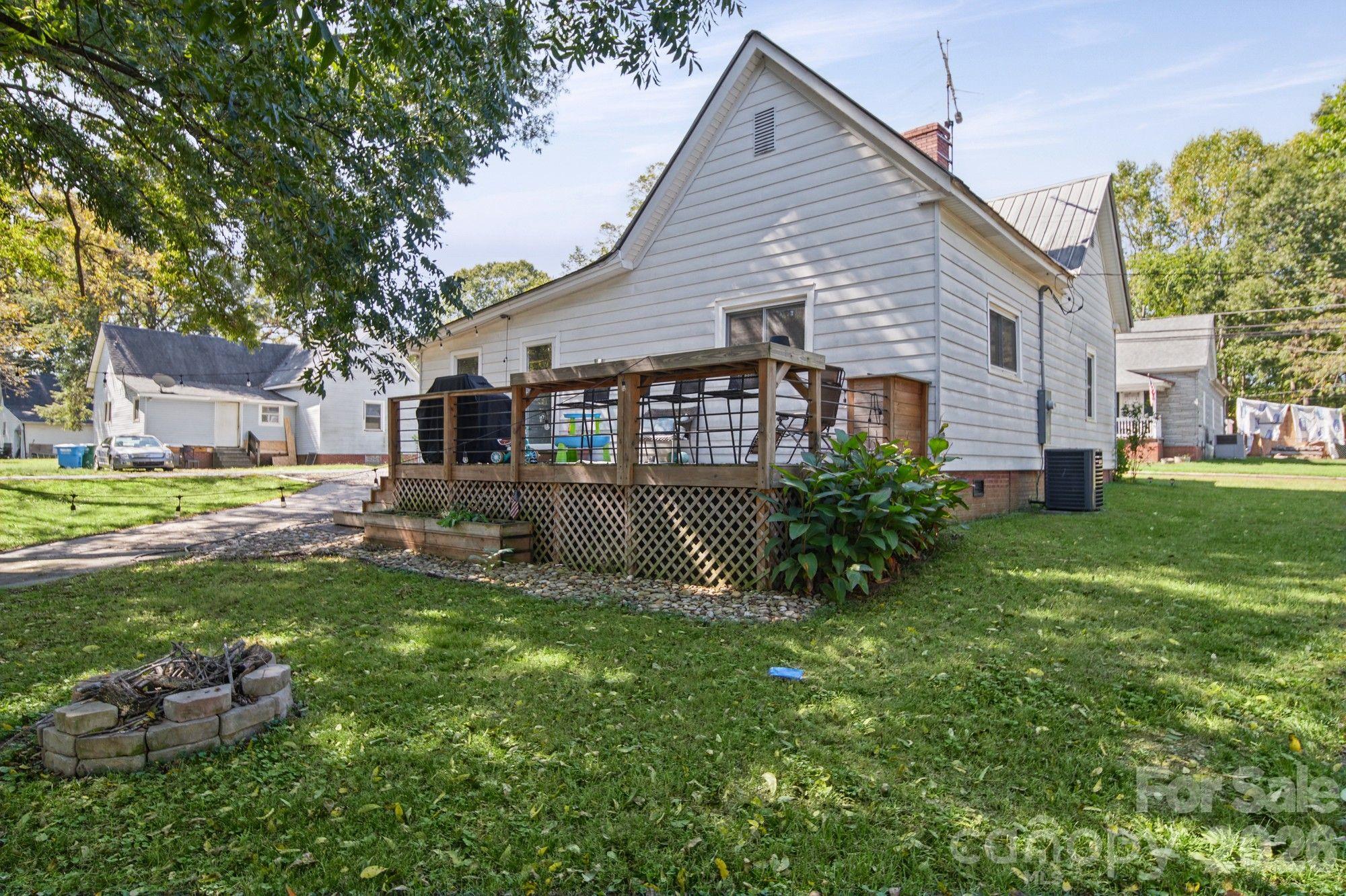 Single Family Residence at 626 Austin Street, Albemarle, photo 6 of 29