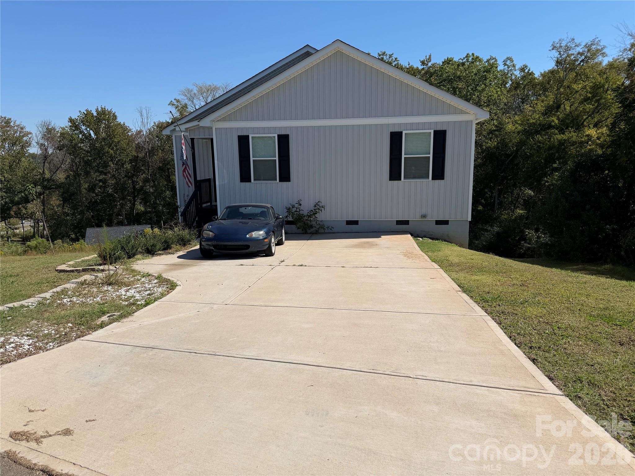 102 Snyder Court NE