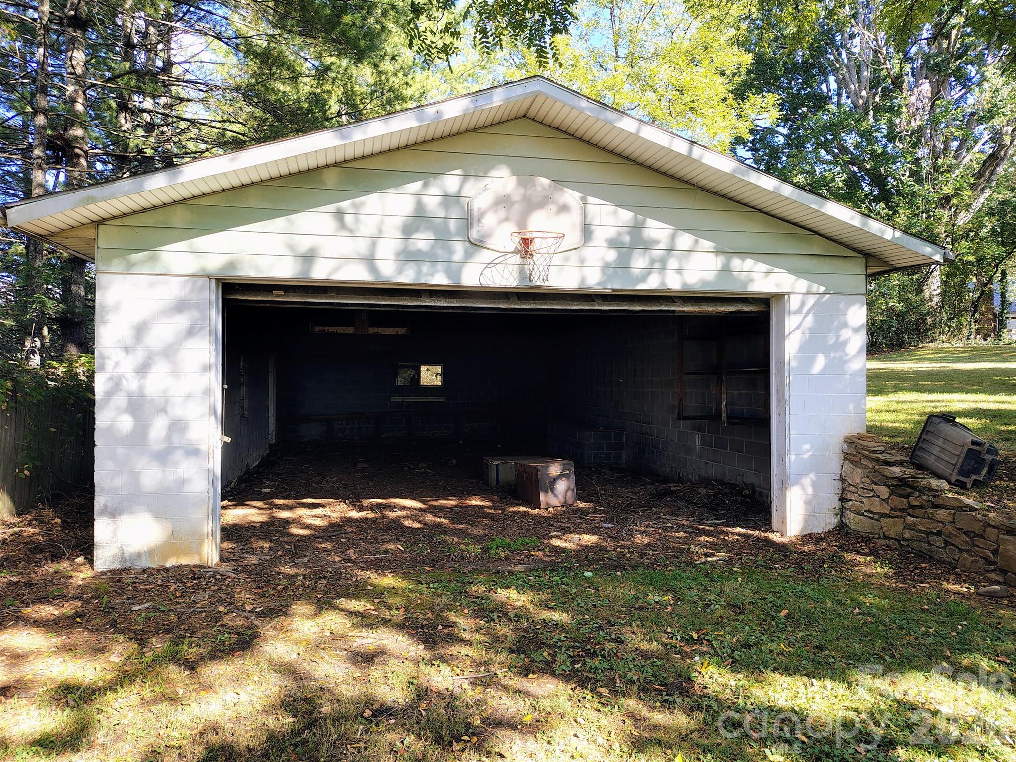 Garage/workshop - 69 Alexander Road, Weaverville