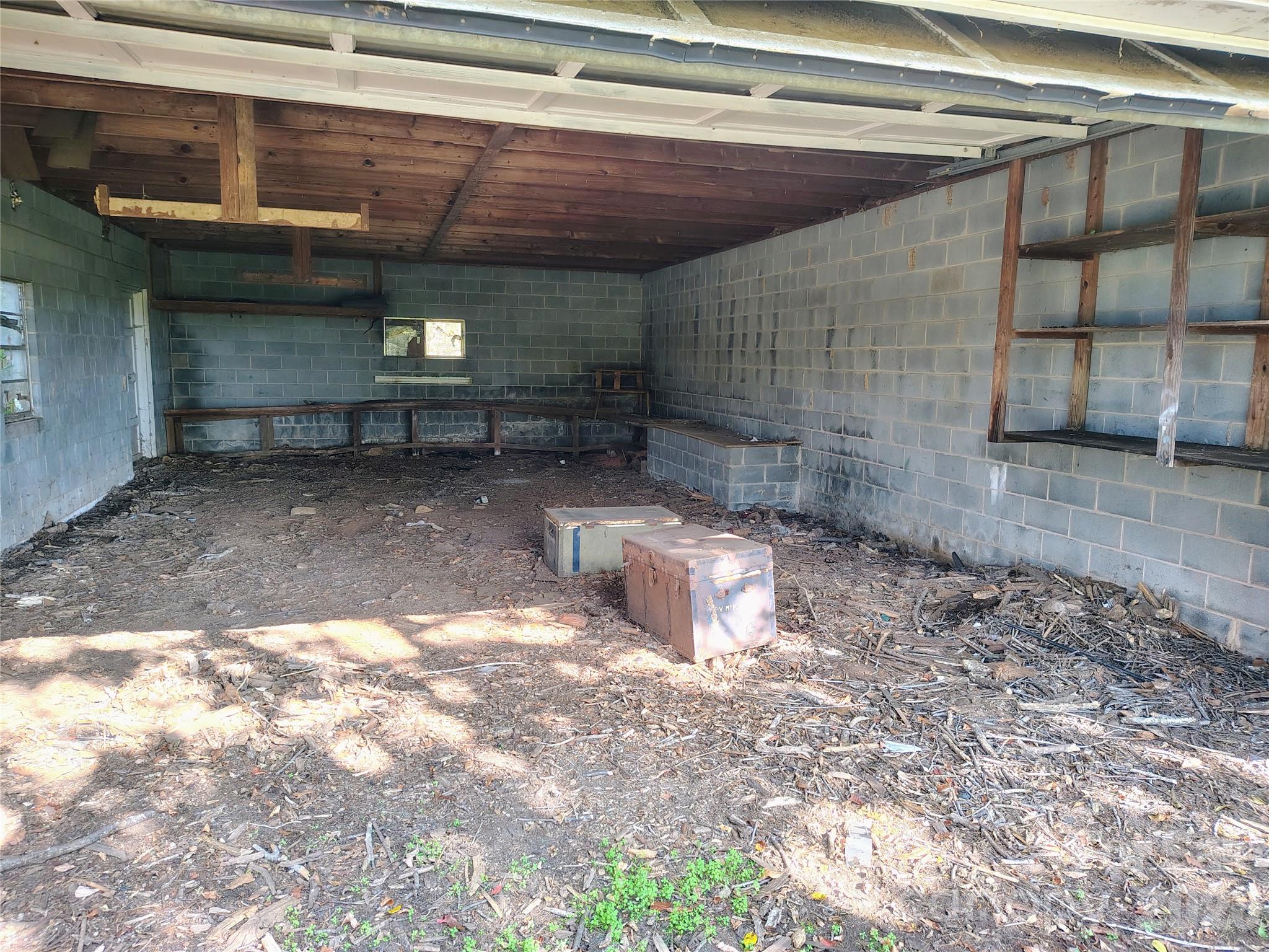 Garage/workshop - 69 Alexander Road, Weaverville