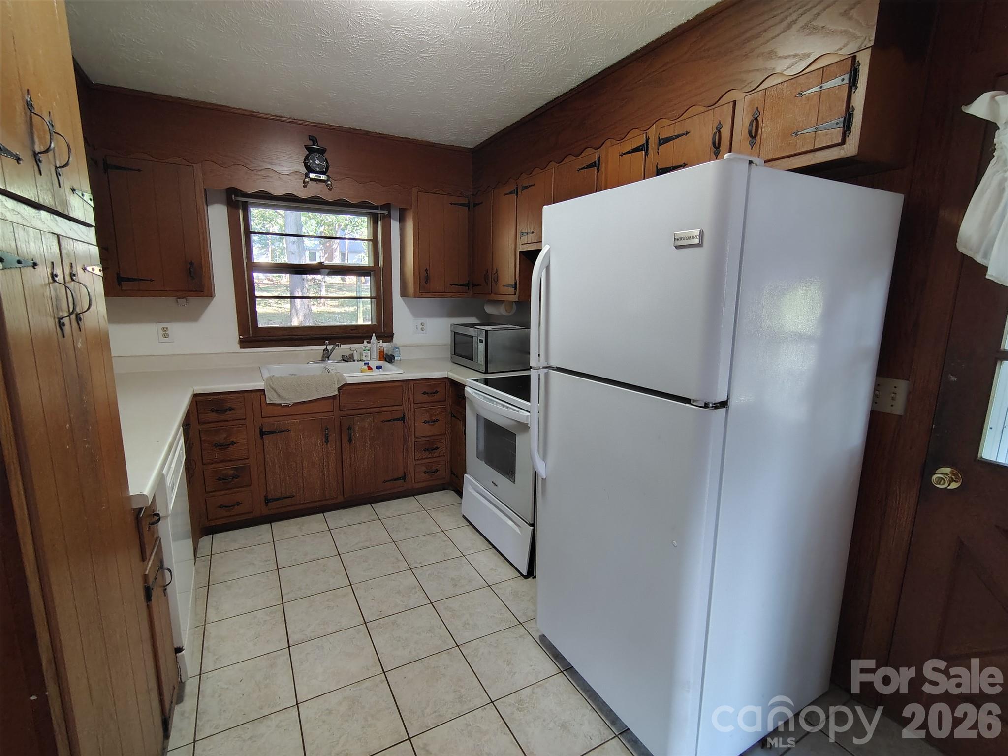 Kitchen - 69 Alexander Road, Weaverville
