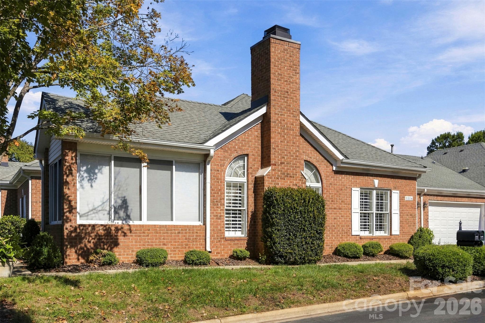Single Floor living with a two car carage - 8306 Olde Troon Drive, Charlotte