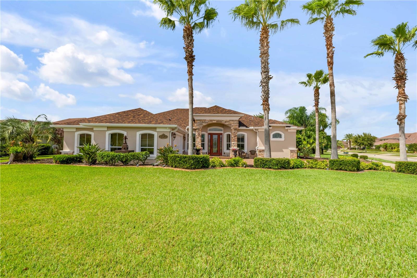 574 LUNA BELLA LN