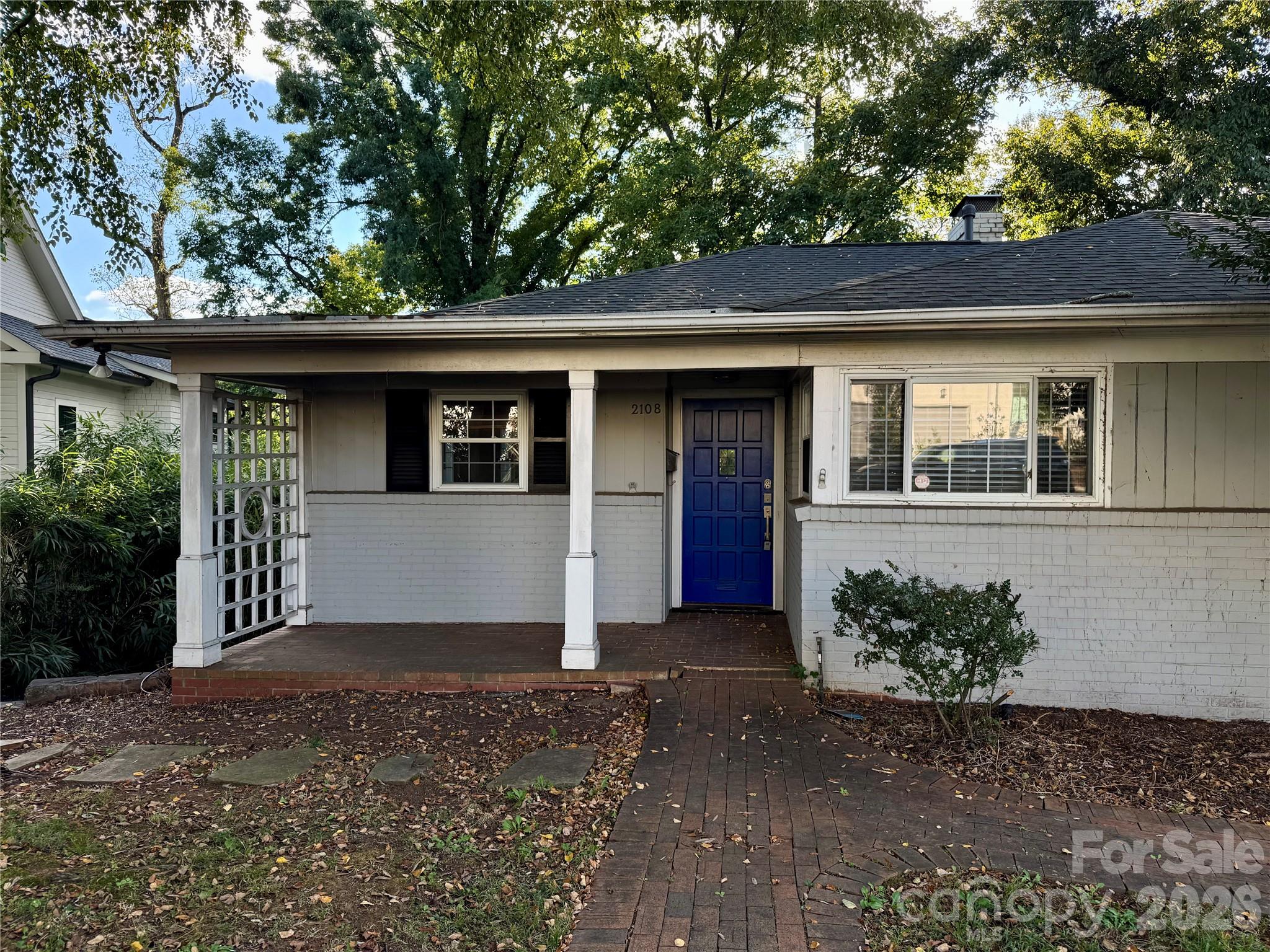 Single Family Residence at 2108 Hassell Place, Charlotte, photo 2 of 27