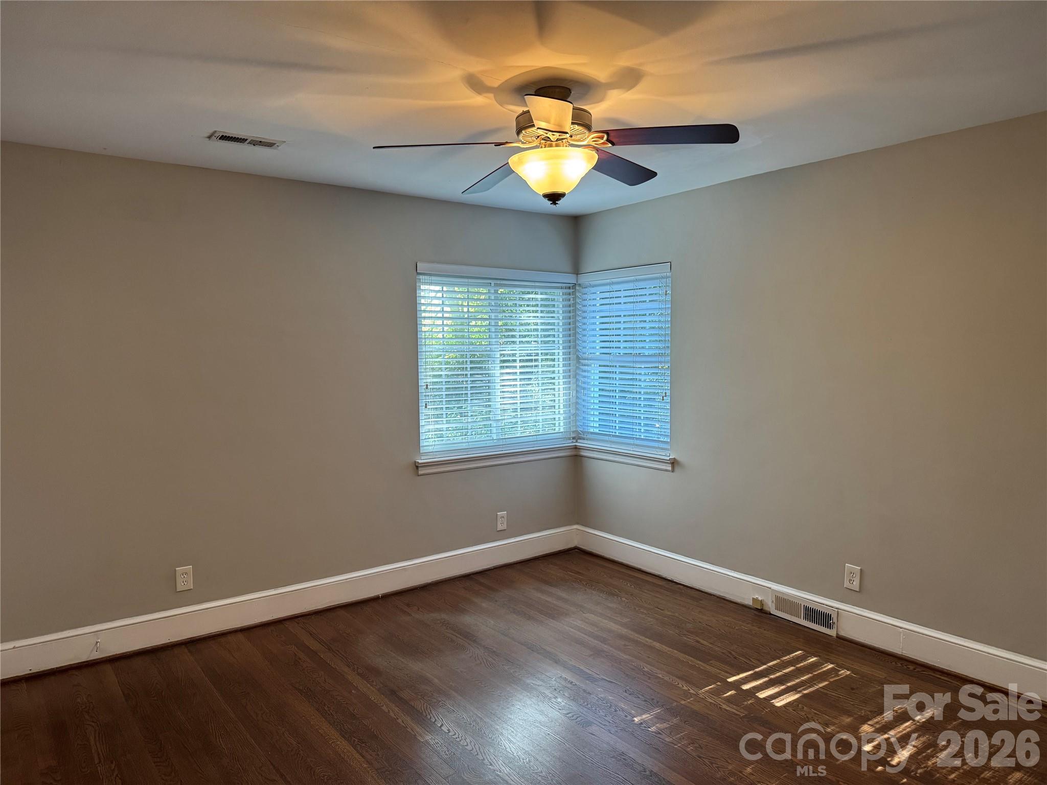 Single Family Residence at 2108 Hassell Place, Charlotte, photo 9 of 27
