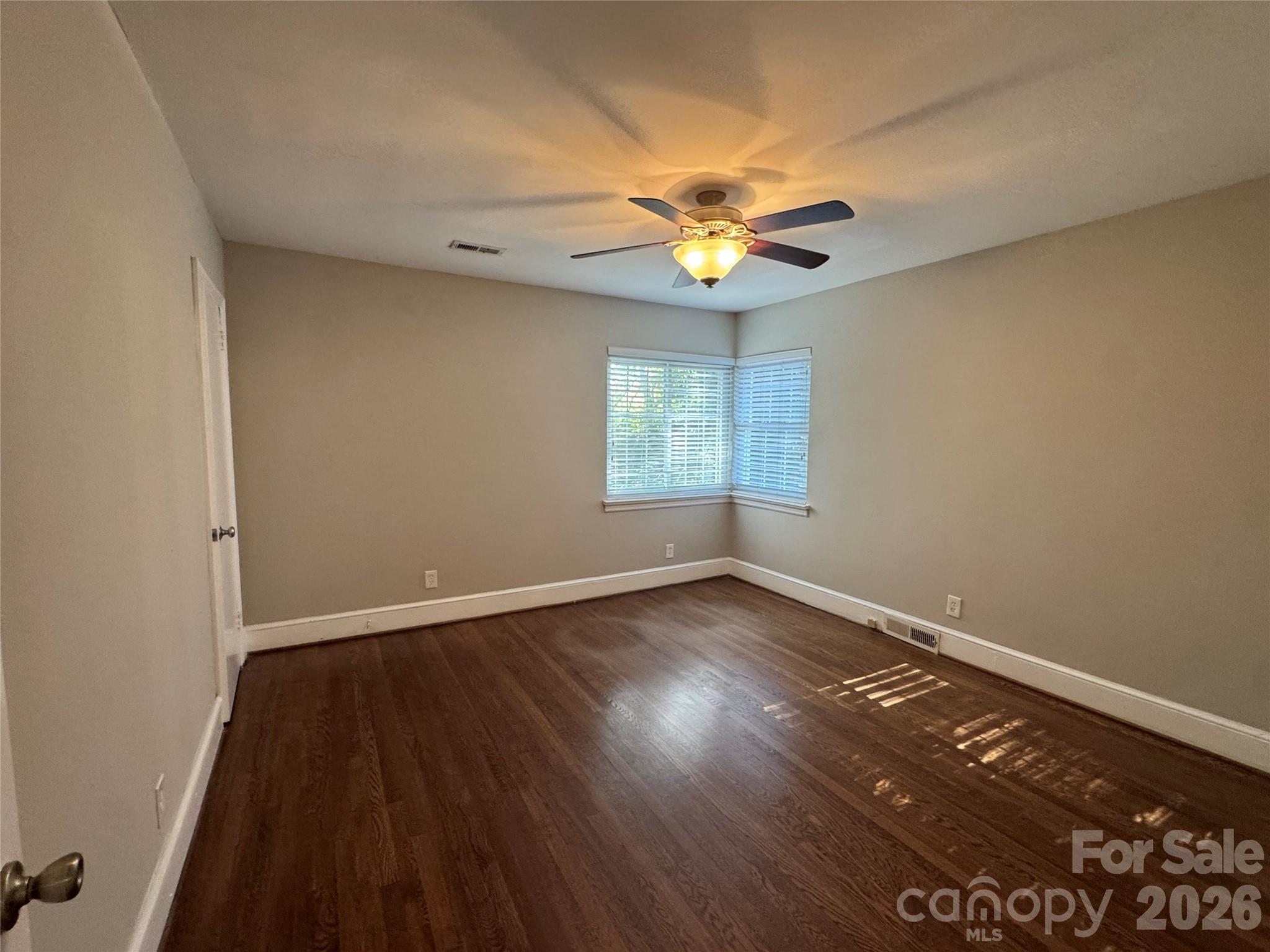 Single Family Residence at 2108 Hassell Place, Charlotte, photo 10 of 27