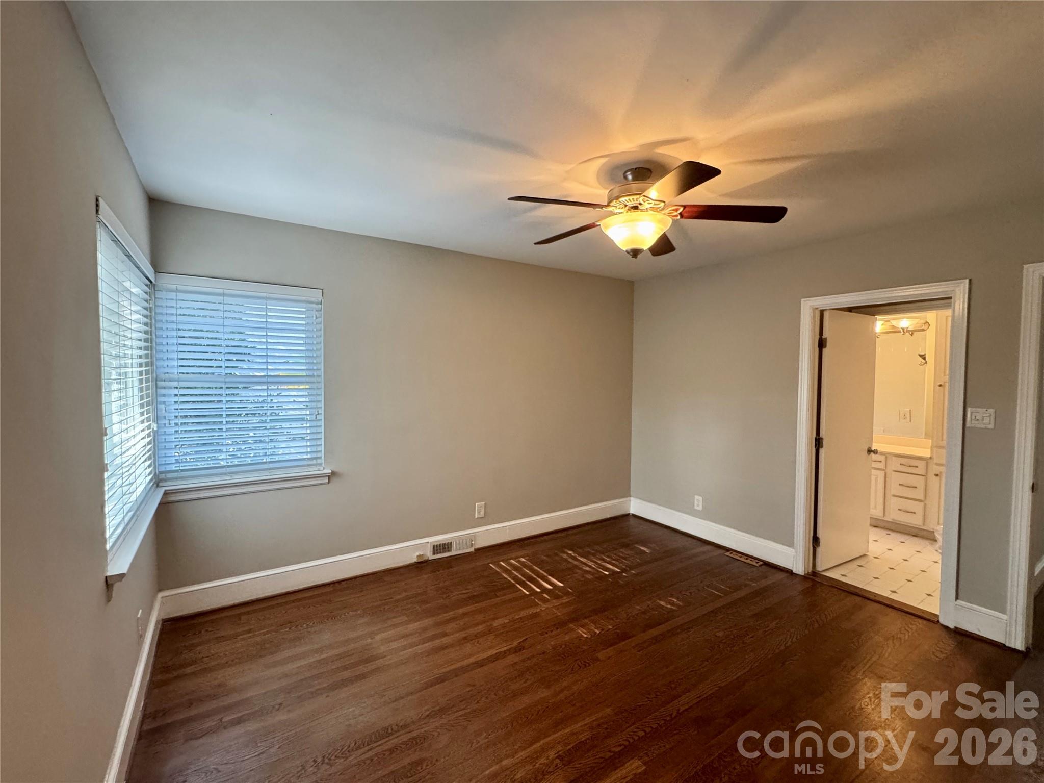 Single Family Residence at 2108 Hassell Place, Charlotte, photo 11 of 27