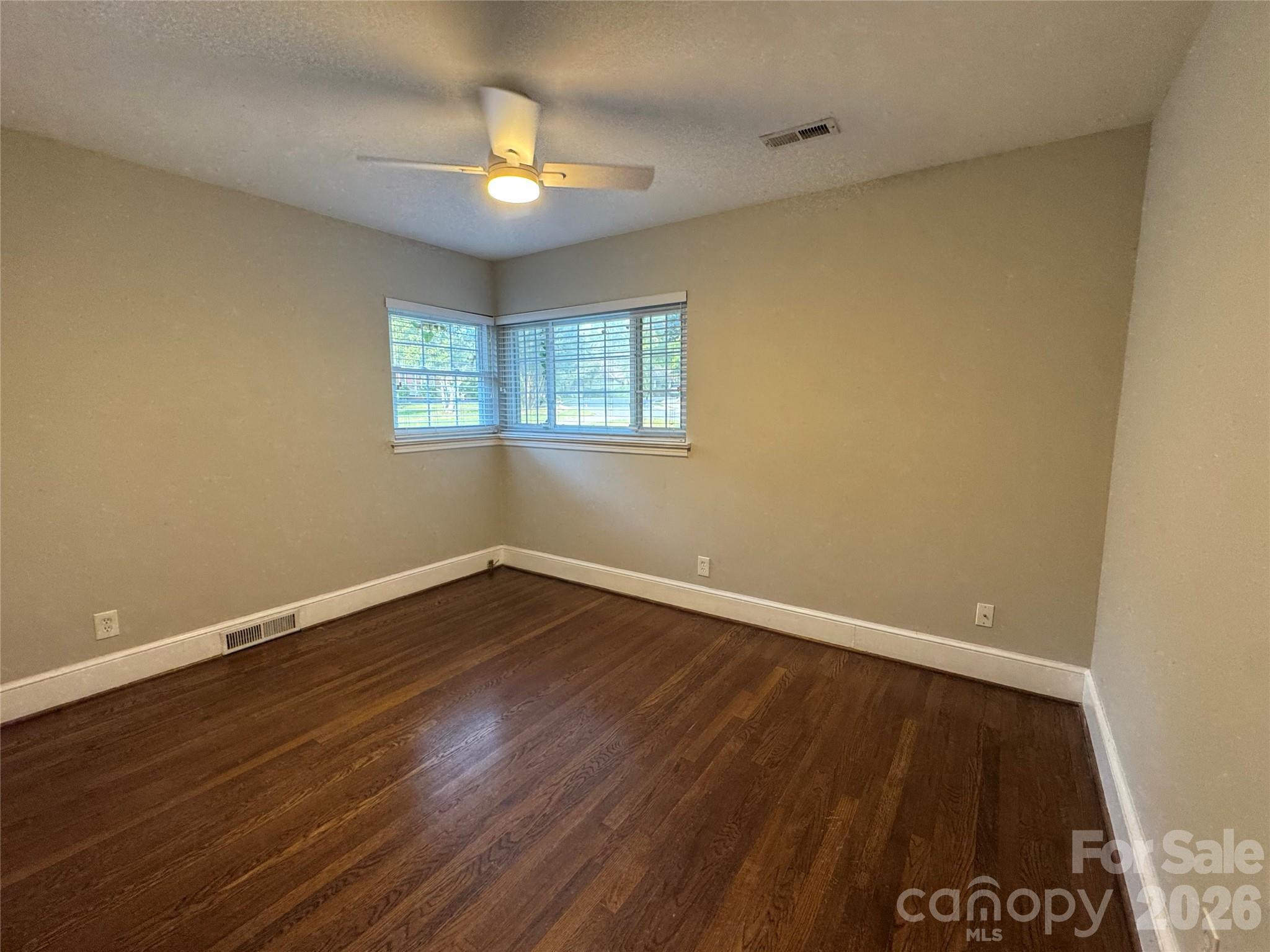 Single Family Residence at 2108 Hassell Place, Charlotte, photo 14 of 27