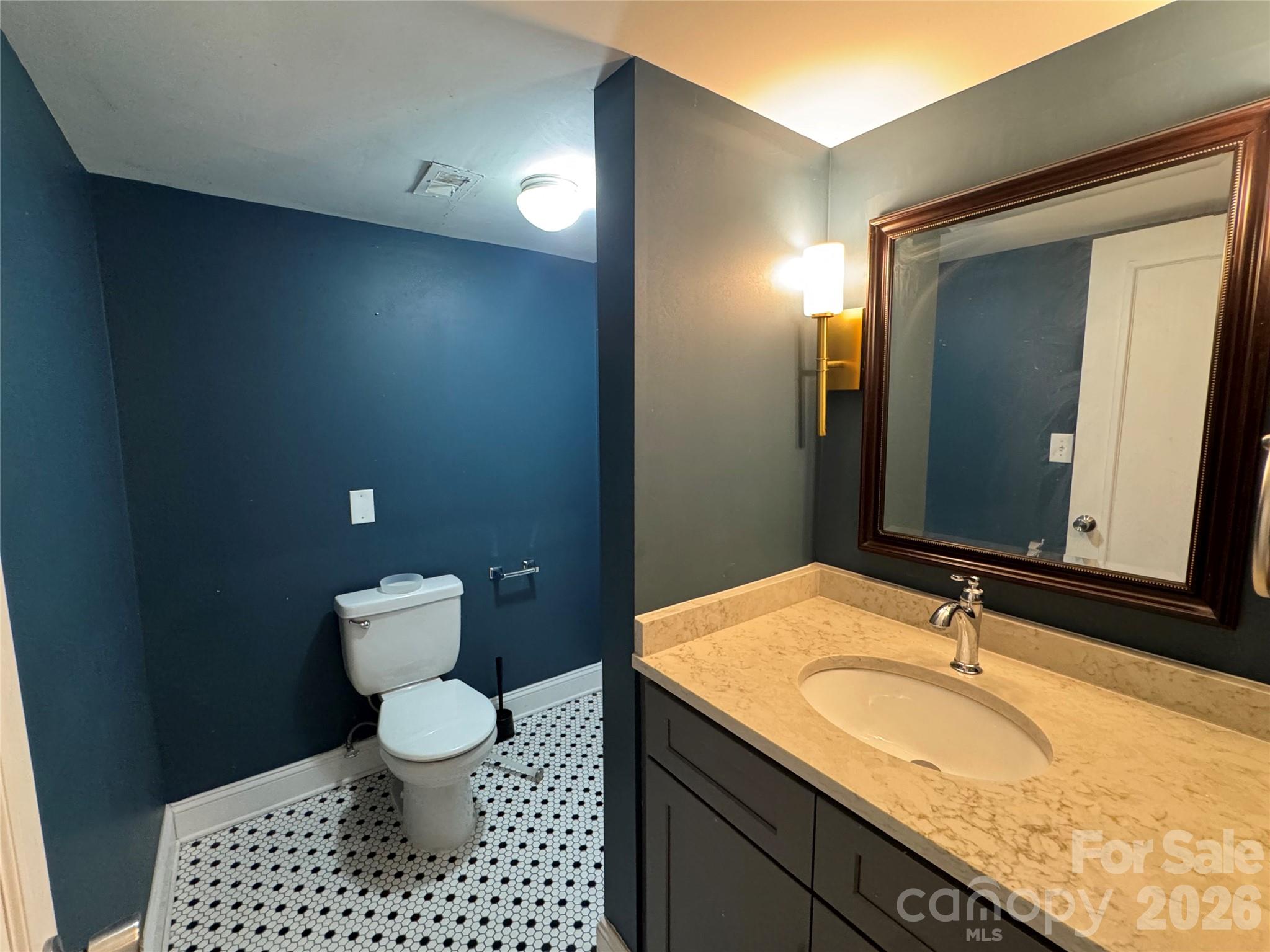 Single Family Residence at 2108 Hassell Place, Charlotte, photo 21 of 27