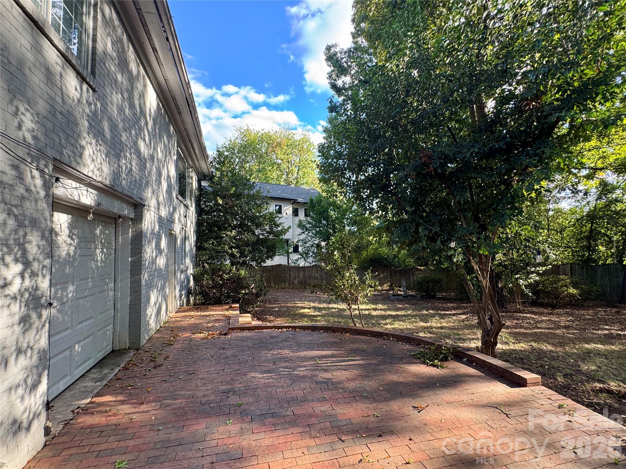 Single Family Residence at 2108 Hassell Place, Charlotte, photo 25 of 27