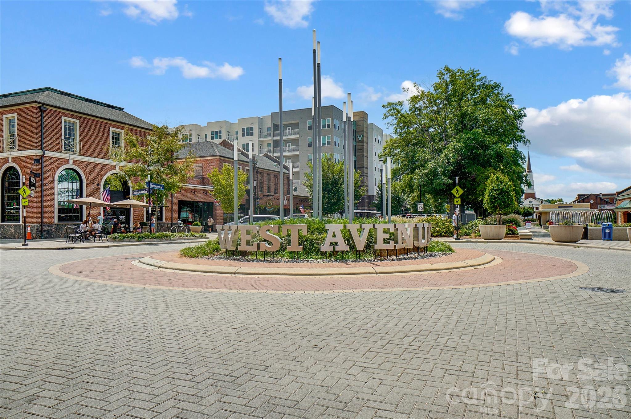 Close distance to the Newly revitalized Downtown Kannapolis with all of its shopping, restaurants, boutiques, and ballpark that it has to offer! - 413 Pleasant Avenue, Kannapolis