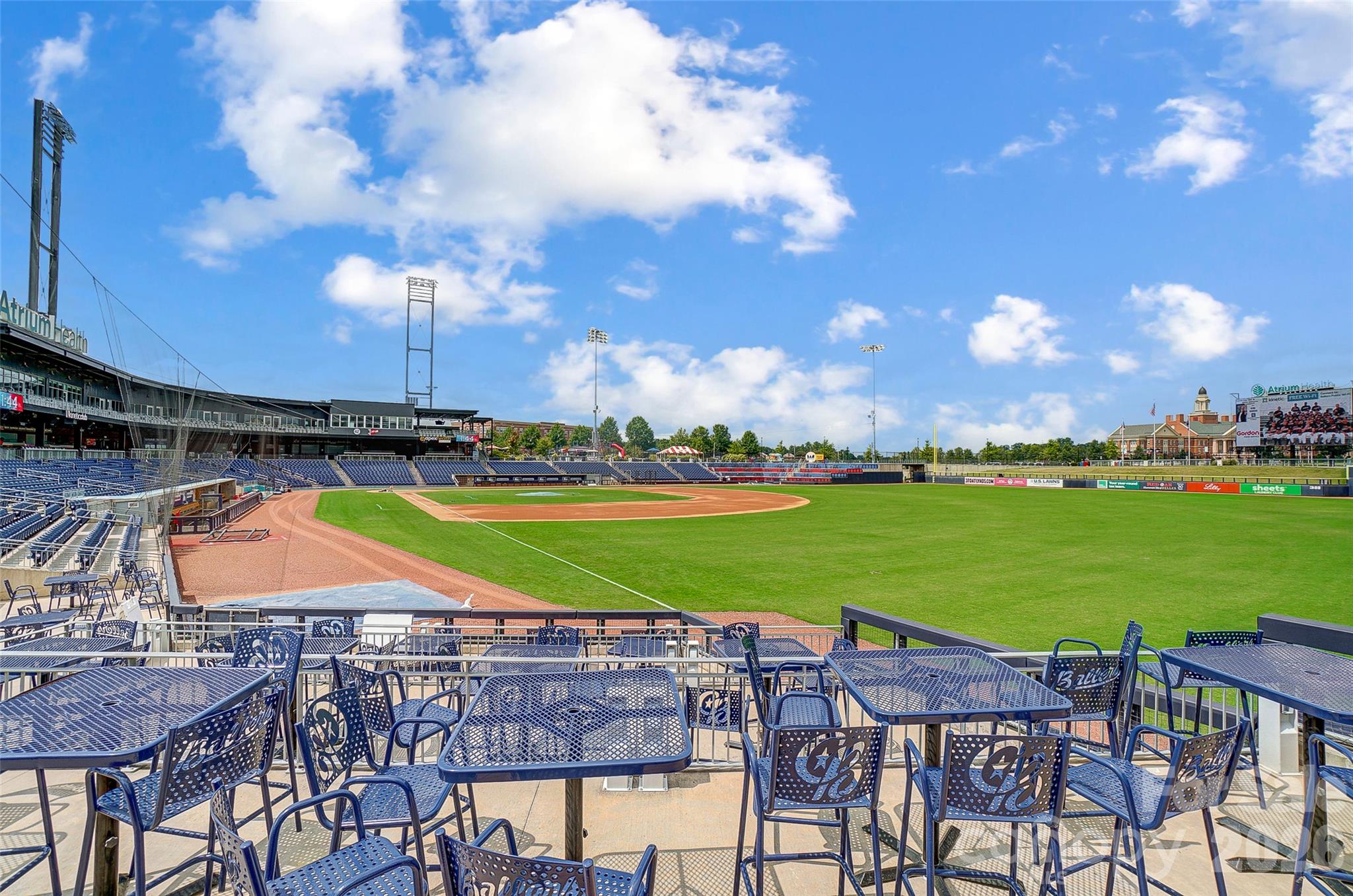 Close distance to the Newly revitalized Downtown Kannapolis with all of its shopping, restaurants, boutiques, and ballpark that it has to offer! - 413 Pleasant Avenue, Kannapolis