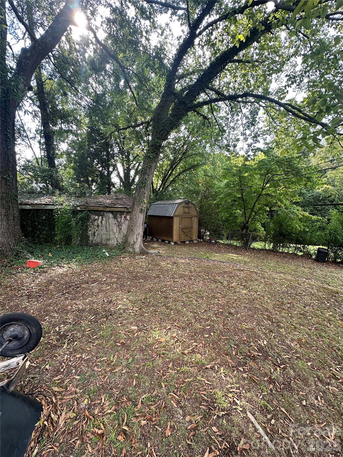 Single Family Residence at 537 Bowman Road, Charlotte, photo 6 of 8