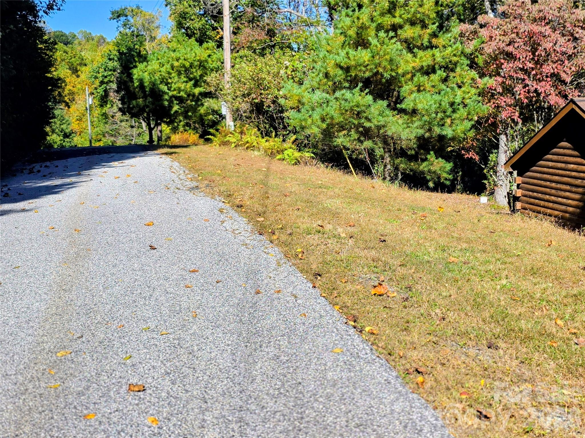 Looking west on Poplar Ridge Lane - 105 Poplar Ridge Lane, Burnsville