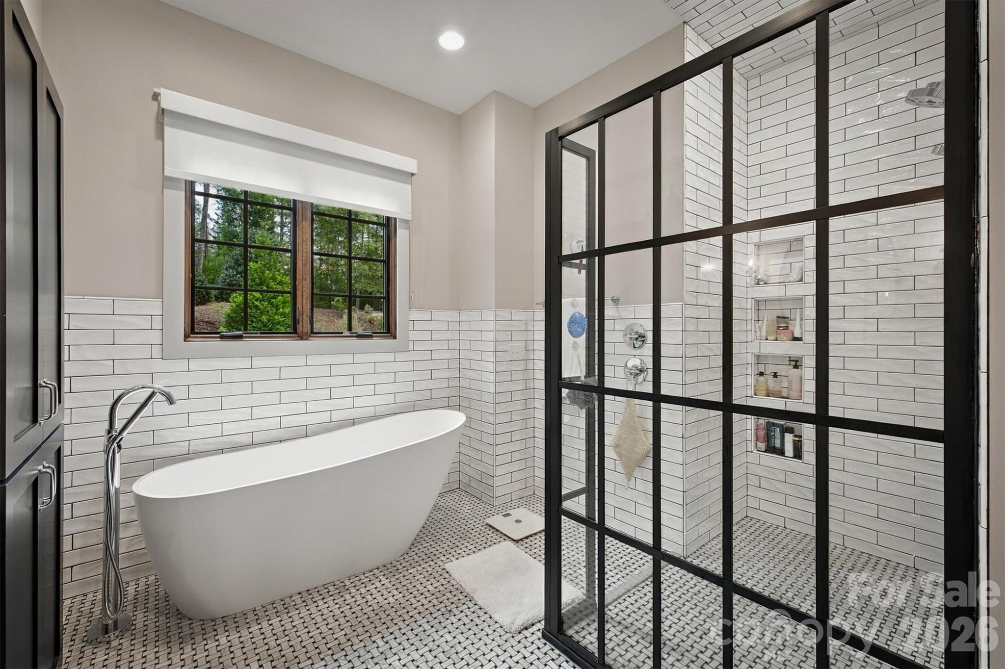 Single Family Residence at 155 Otter Waller Drive, Nebo, photo 20 of 48