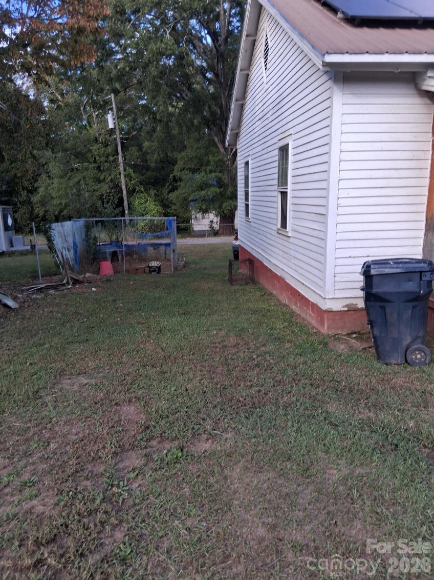 Single Family Residence at 917 Osborne Avenue, Anderson, photo 5 of 8